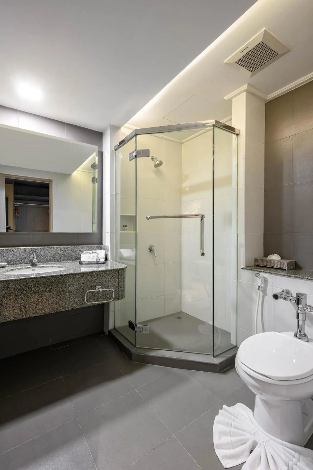 Shower in Amora Beach Resort Phuket