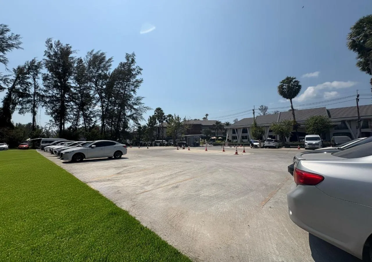 Day in Amora Beach Resort Phuket