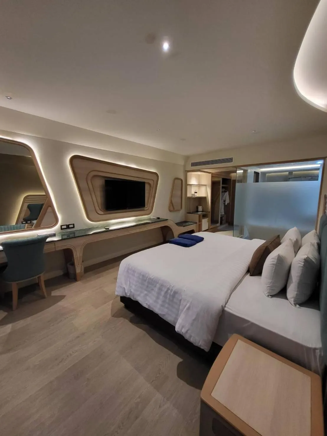 Bedroom, Bed in Amora Beach Resort Phuket