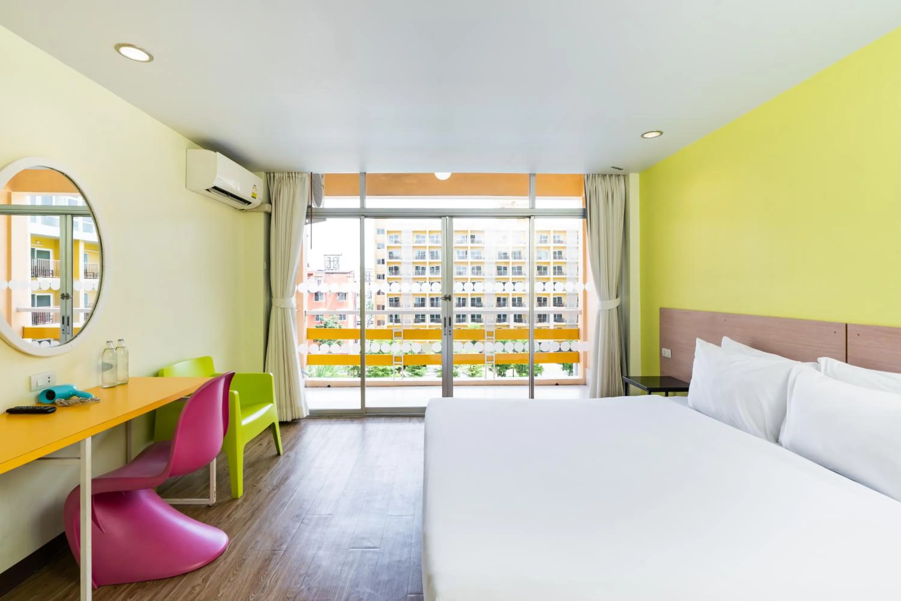 Photo of the whole room, Bed in Bella Express