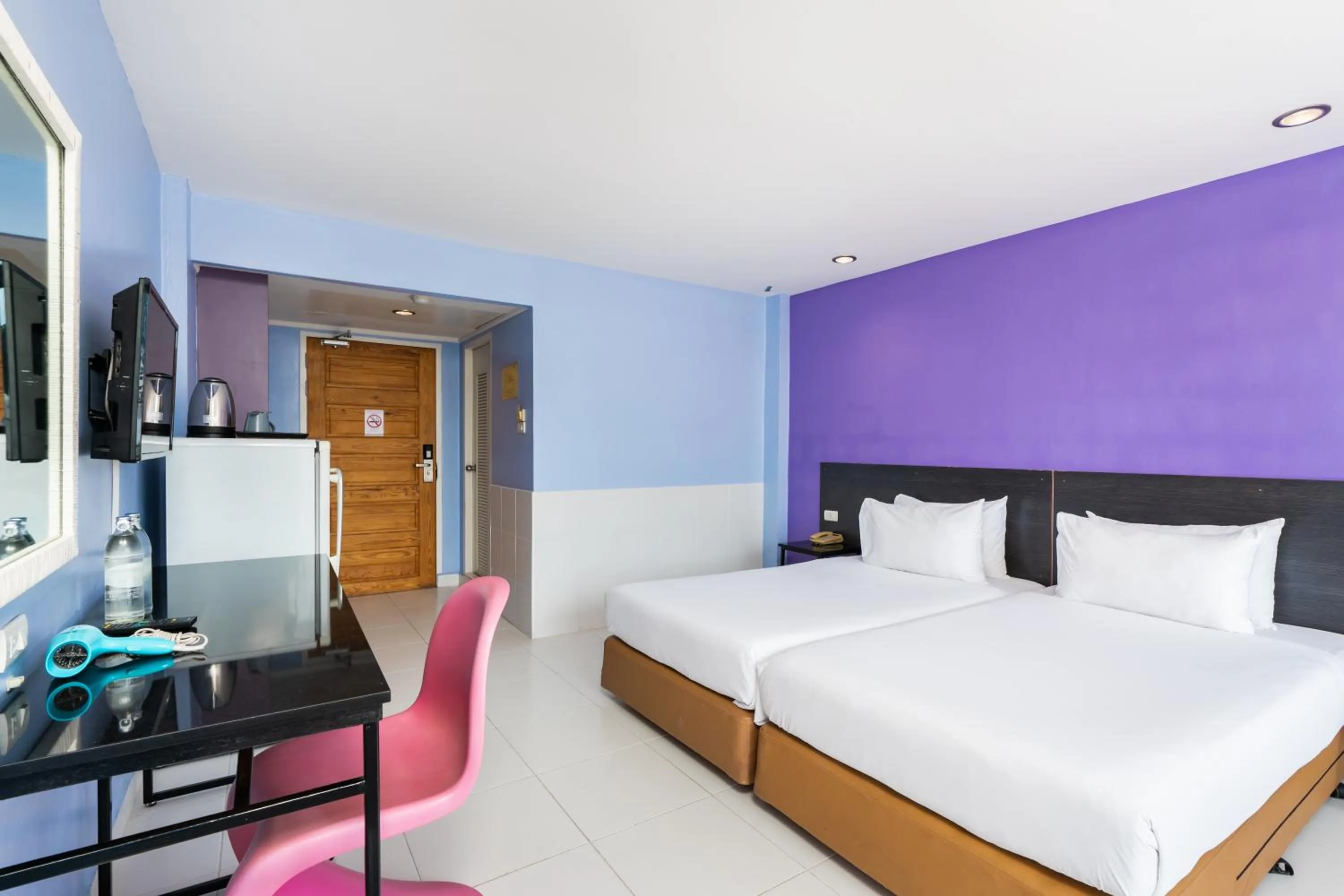 Living room, Bed in Bella Express