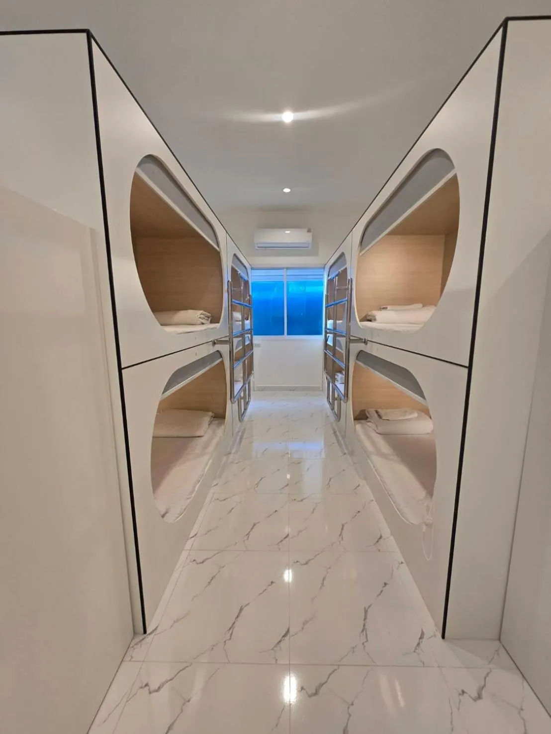 Bed in Bella Express