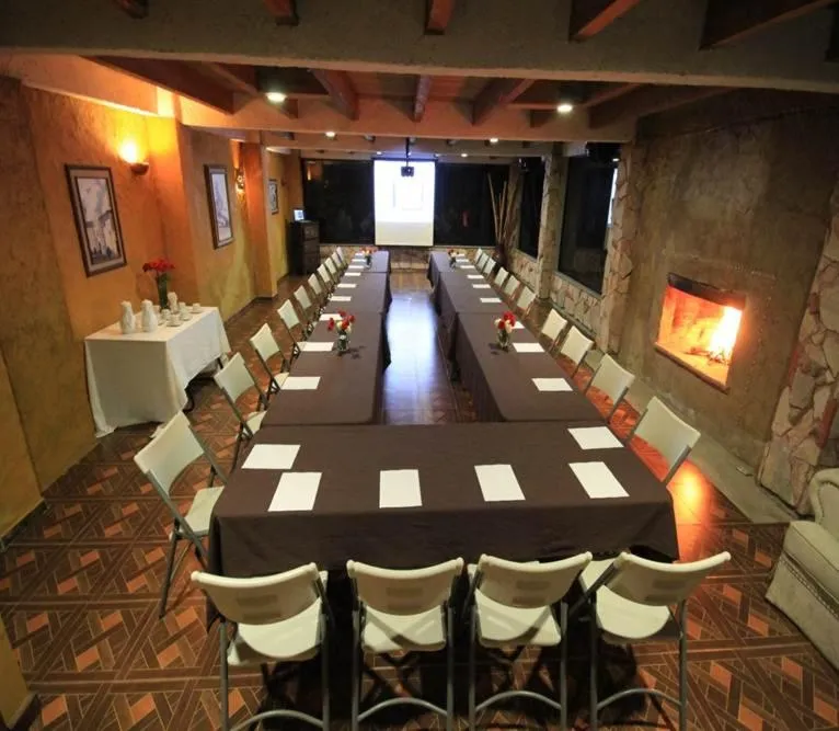 Meeting/conference room in Hotel & Cava La Parroquia