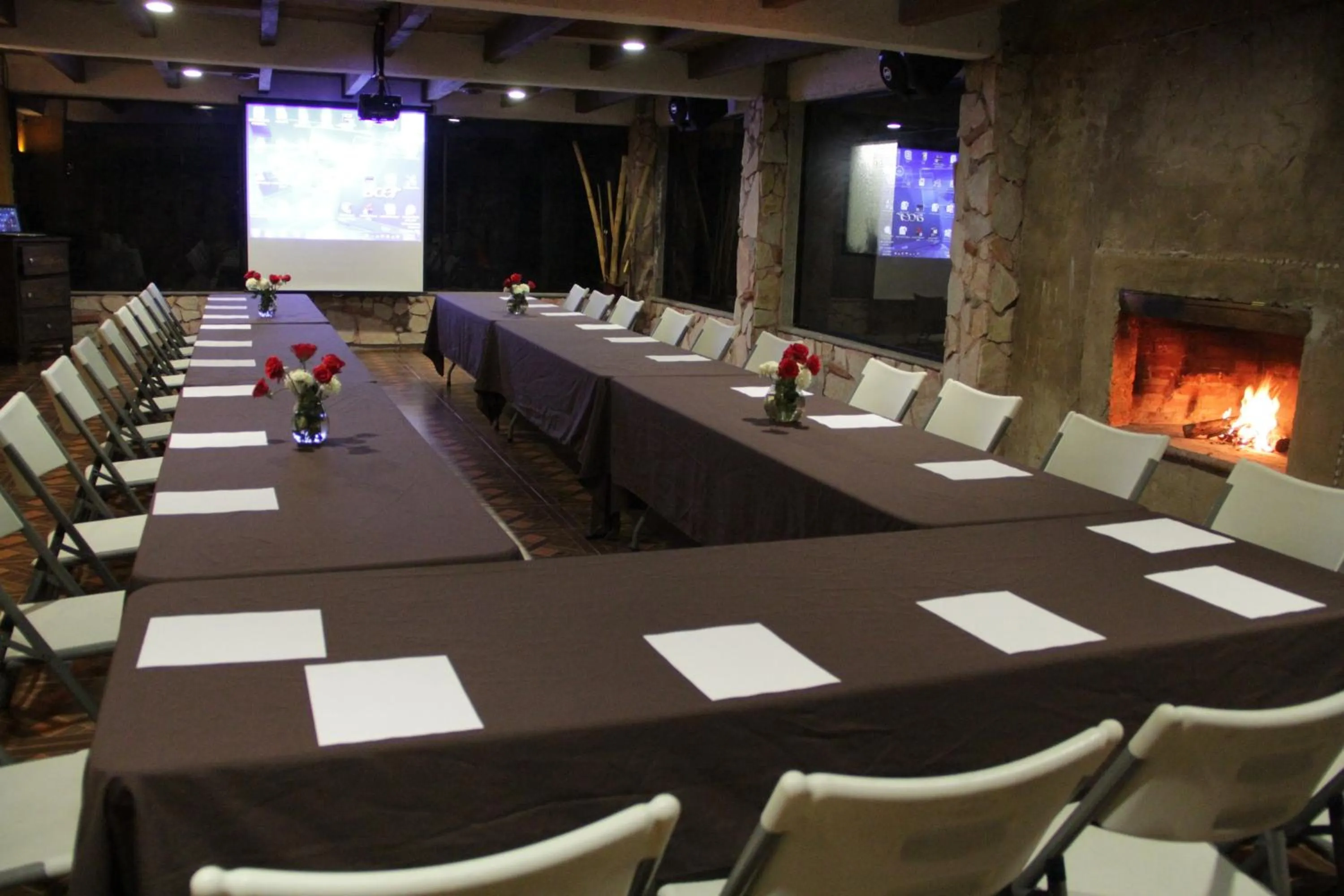 Business facilities in Hotel & Cava La Parroquia