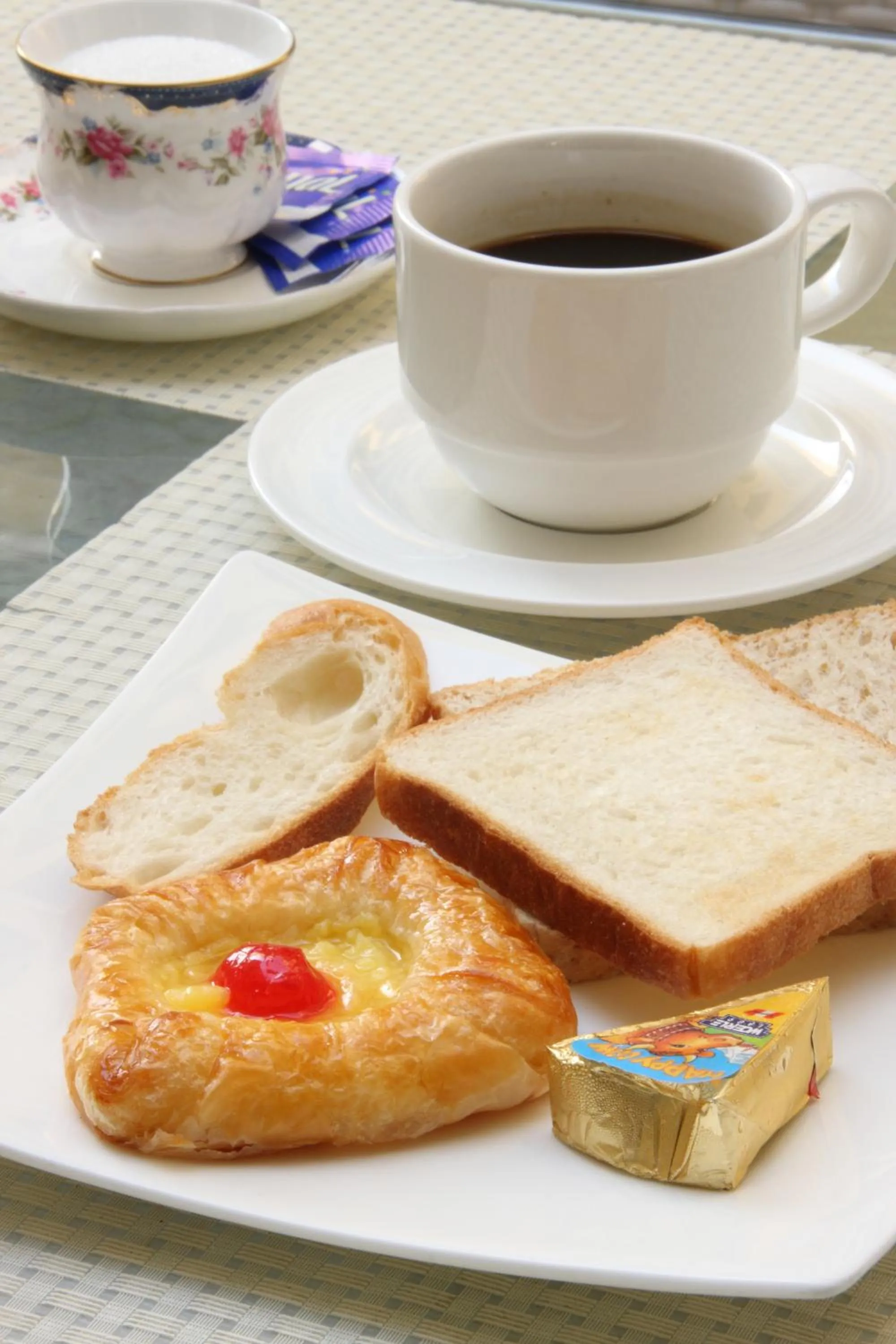 Buffet breakfast in Four Seasons Place Pattaya