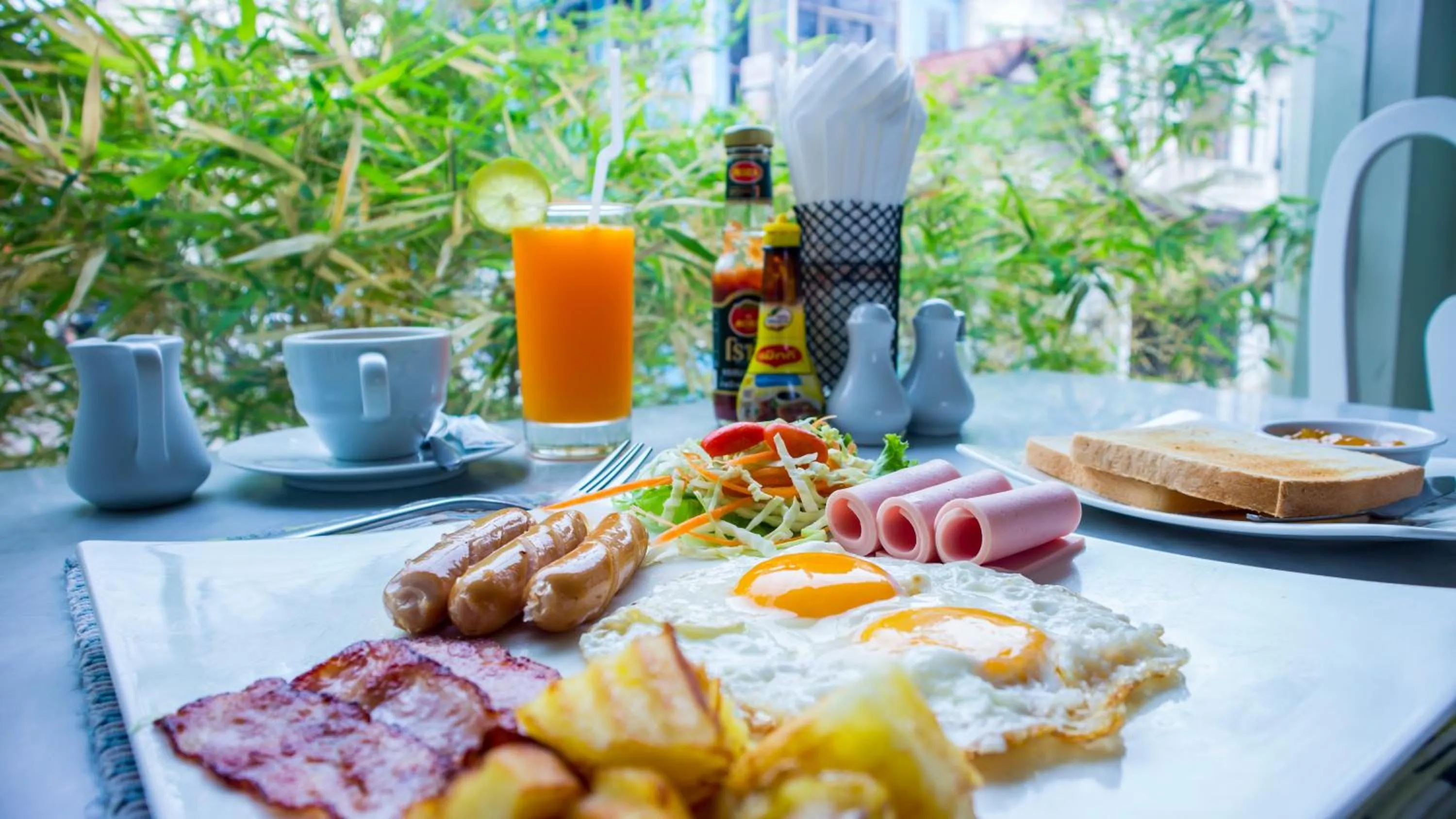 Breakfast in Four Seasons Place Pattaya