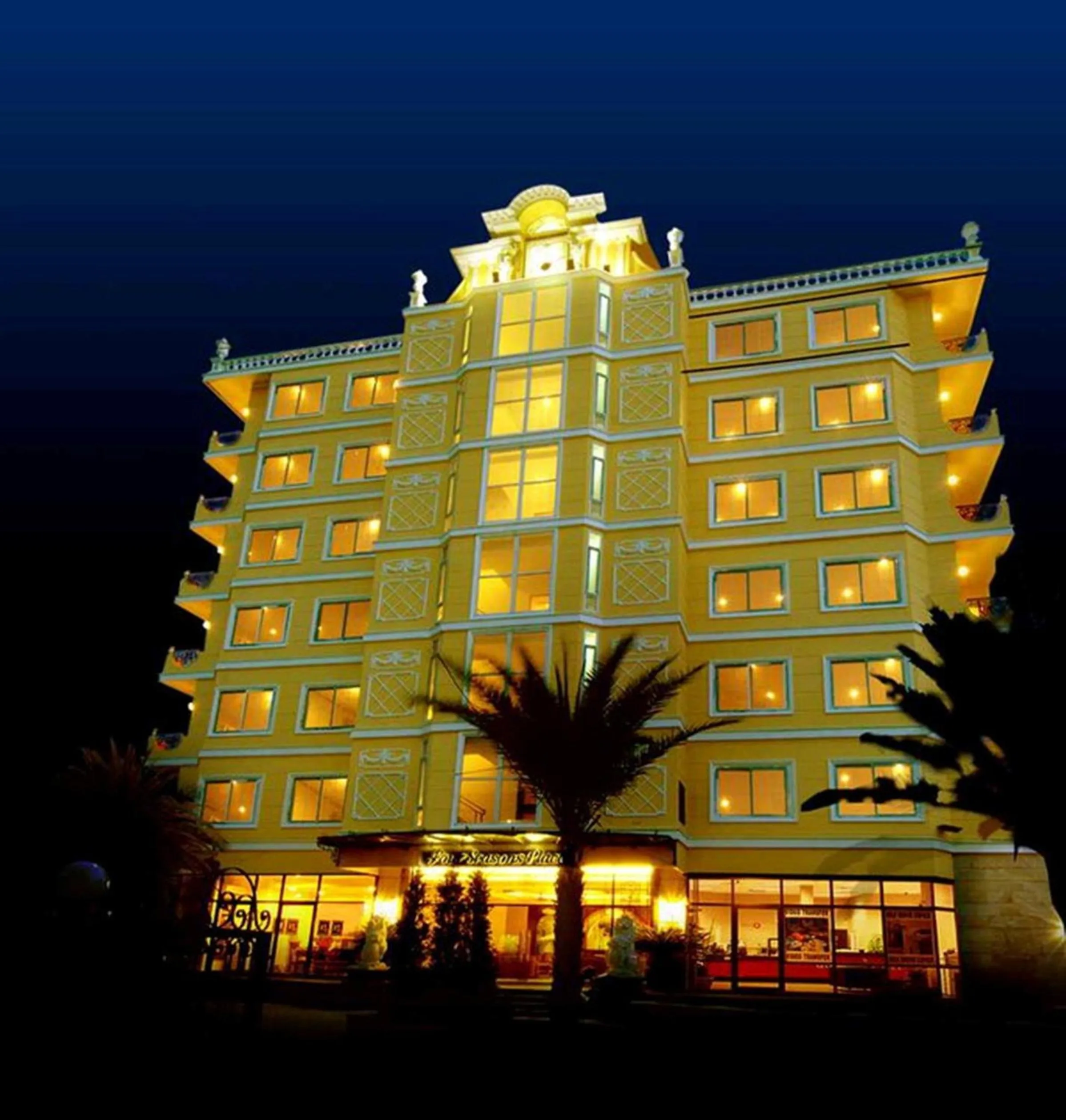 Facade/entrance in Four Seasons Place Pattaya