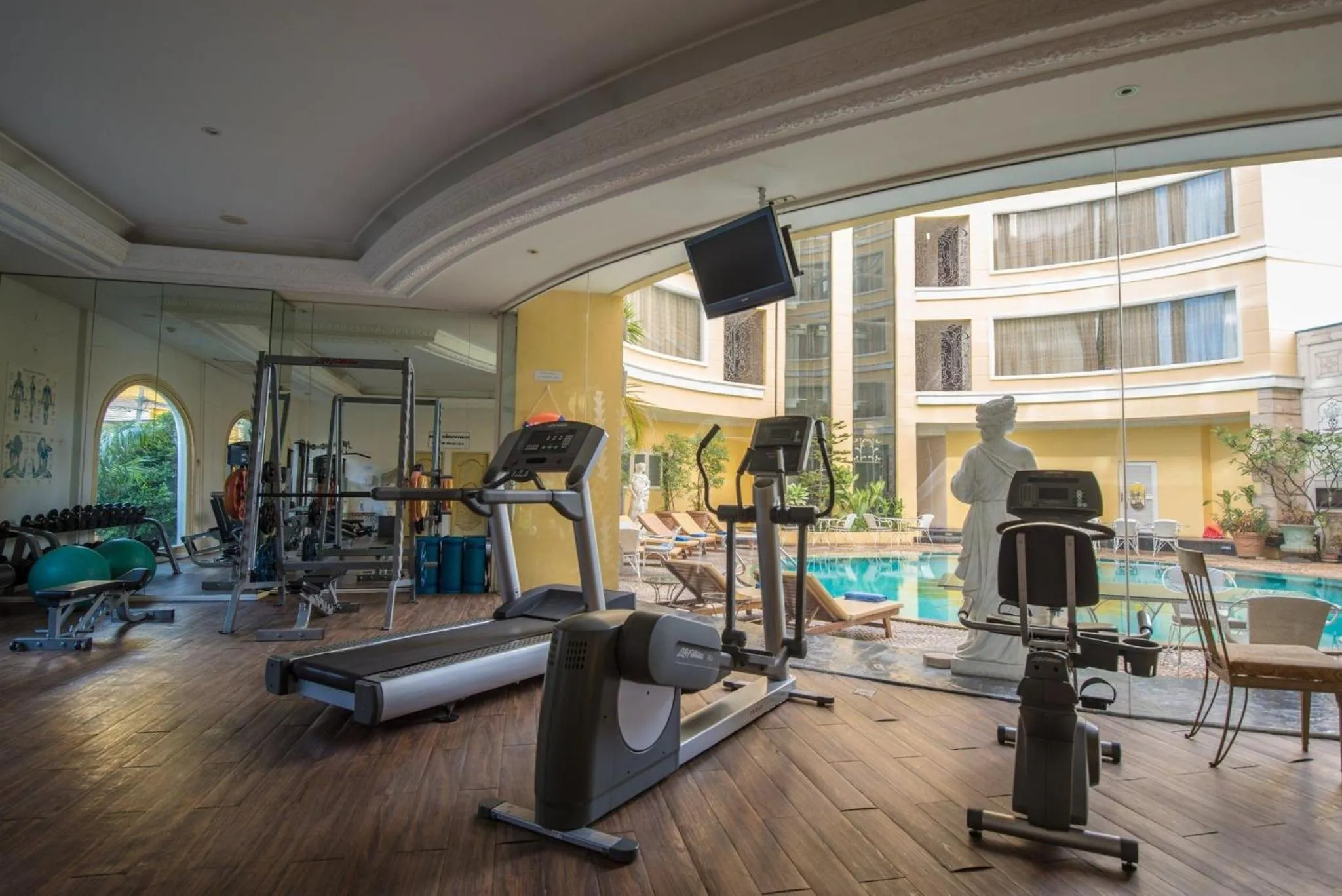 Fitness centre/facilities in Four Seasons Place Pattaya