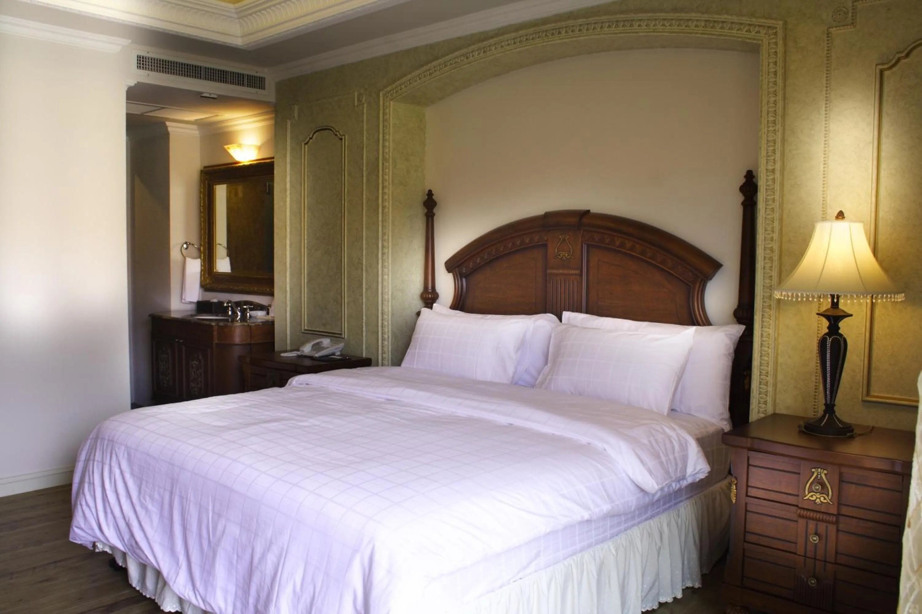 Bed in Four Seasons Place Pattaya