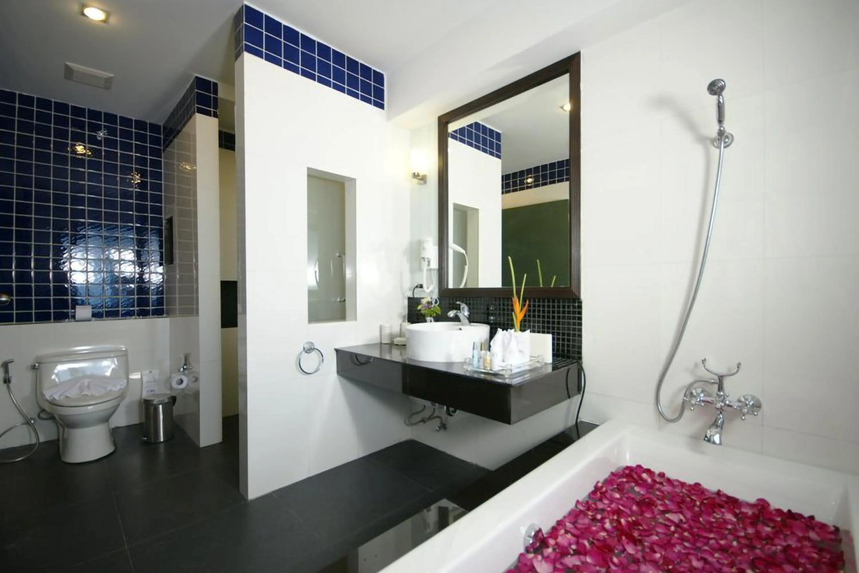 Shower in Palm Paradise, Aonang Resort