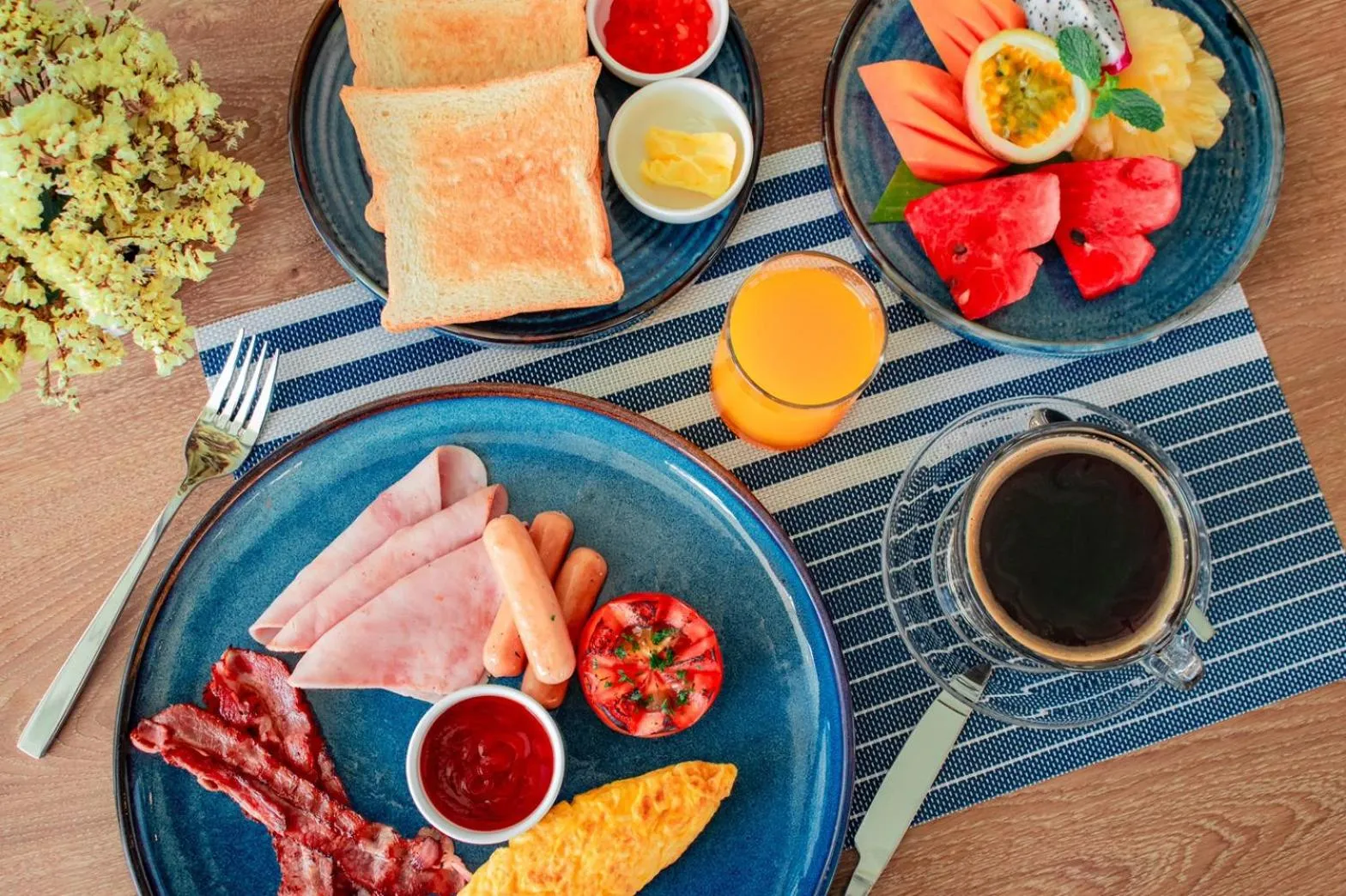 Food and drinks in Ocean Marina Resort Pattaya Jomtien