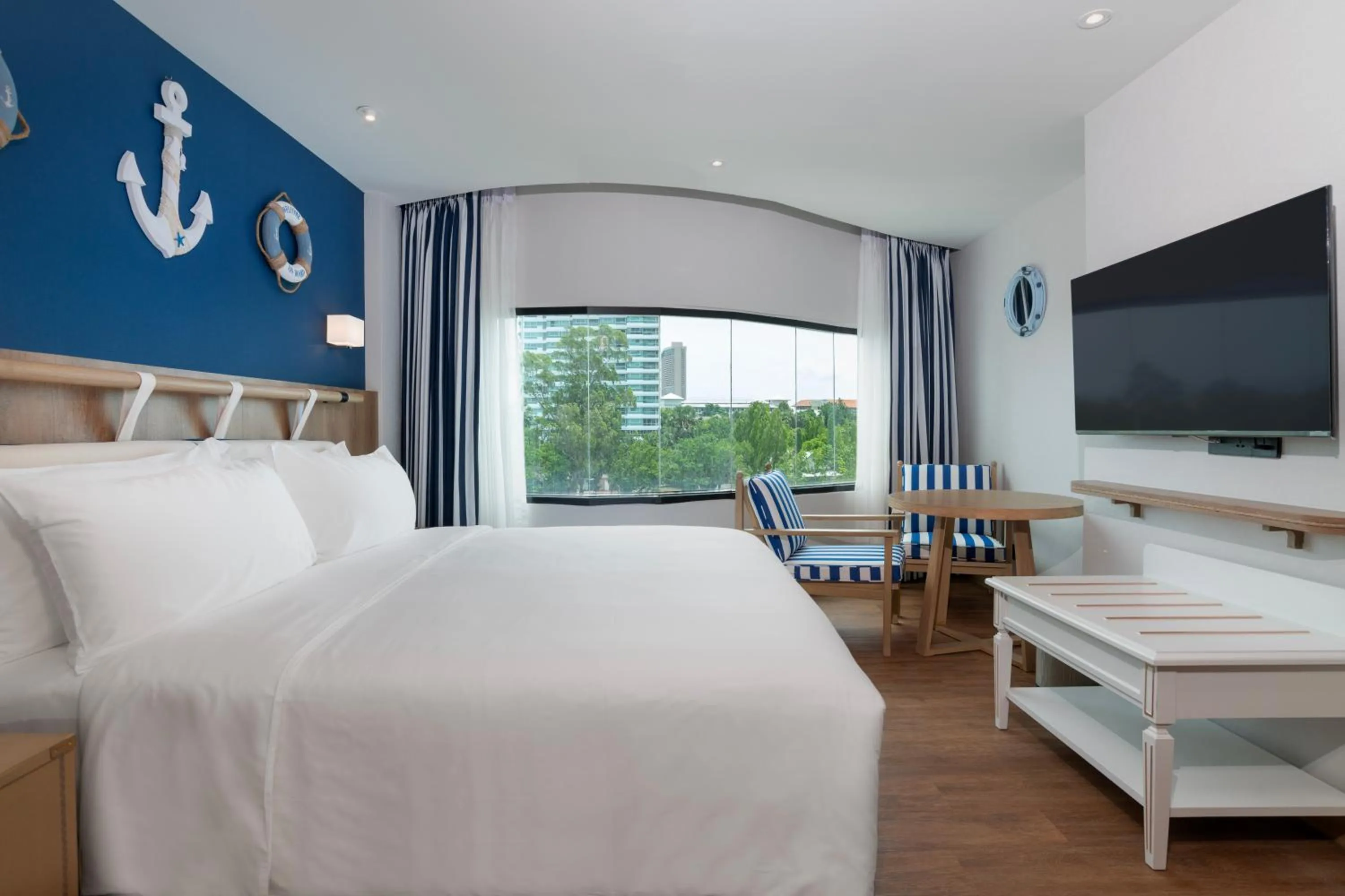 Bed in Ocean Marina Resort Pattaya Jomtien