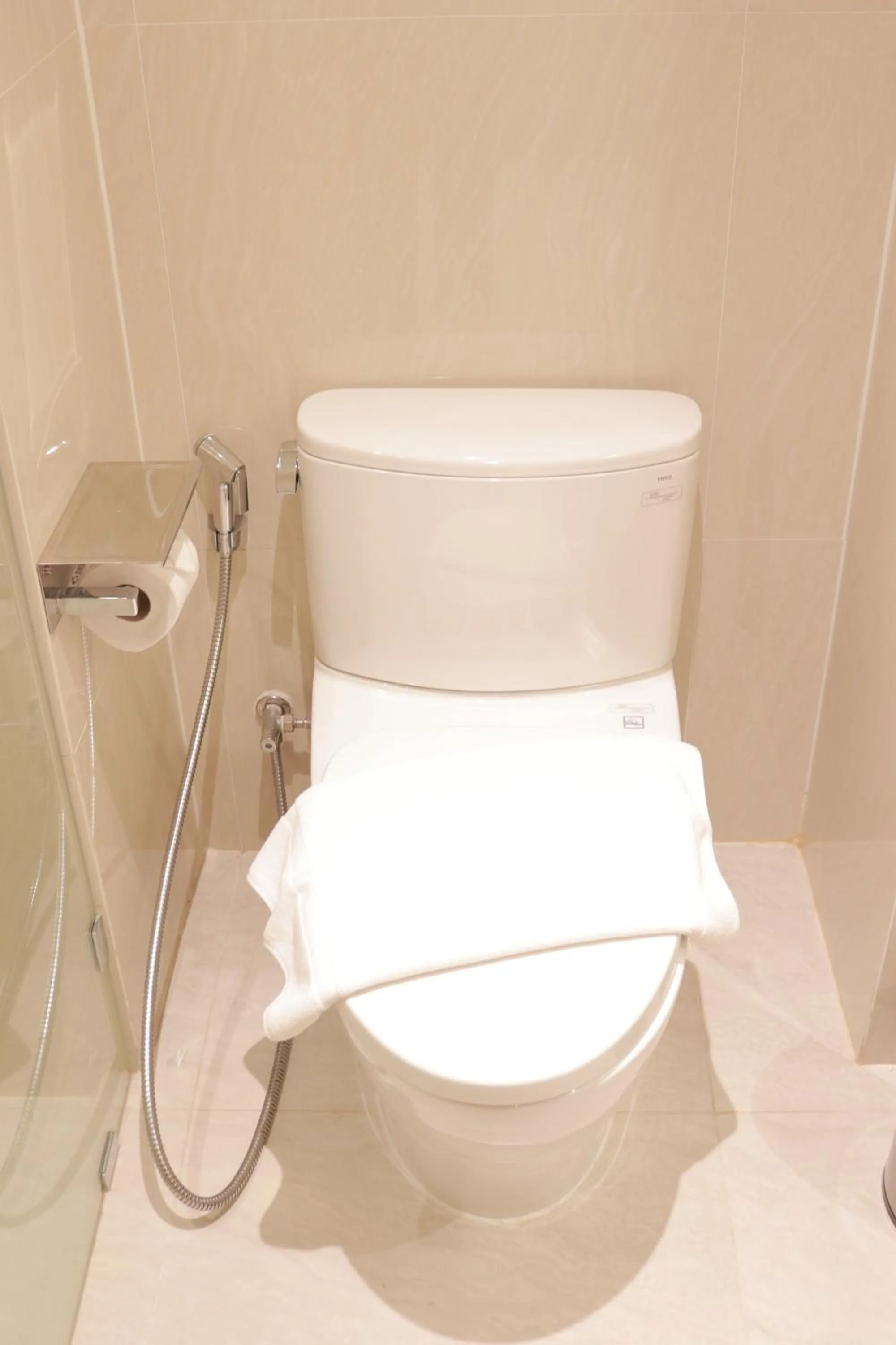 Toilet in Ocean Marina Resort Pattaya Jomtien