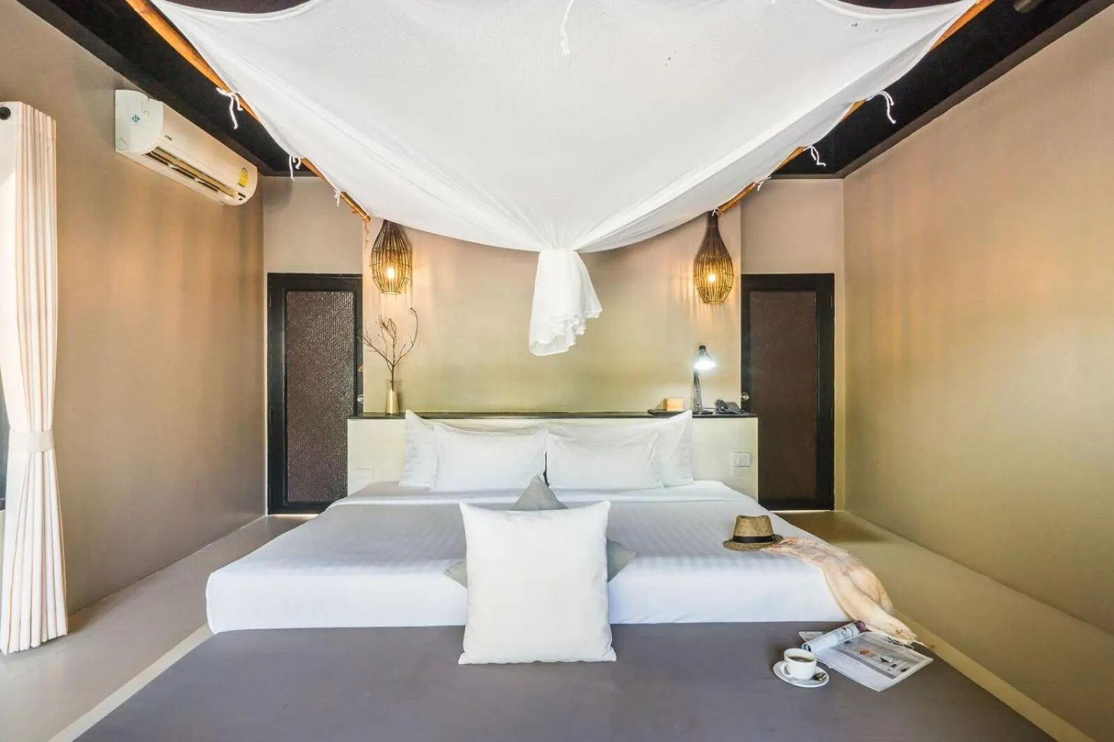 Bed in Sevenseas Resort Koh Kradan