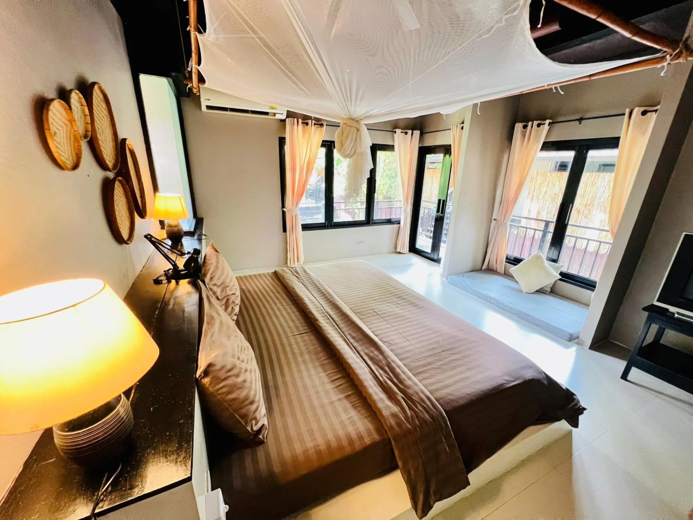 Bed in Sevenseas Resort Koh Kradan