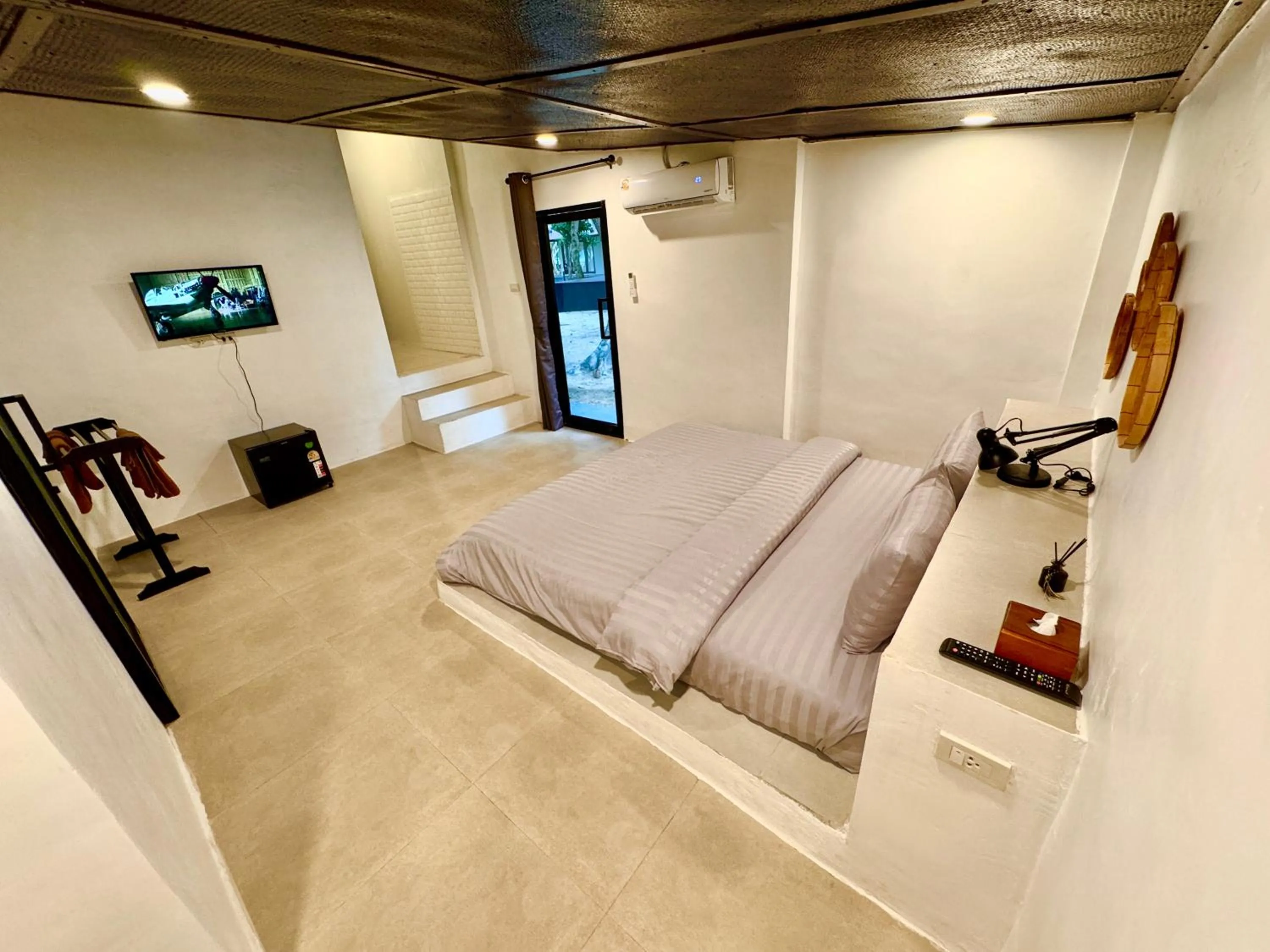 TV and multimedia in Sevenseas Resort Koh Kradan