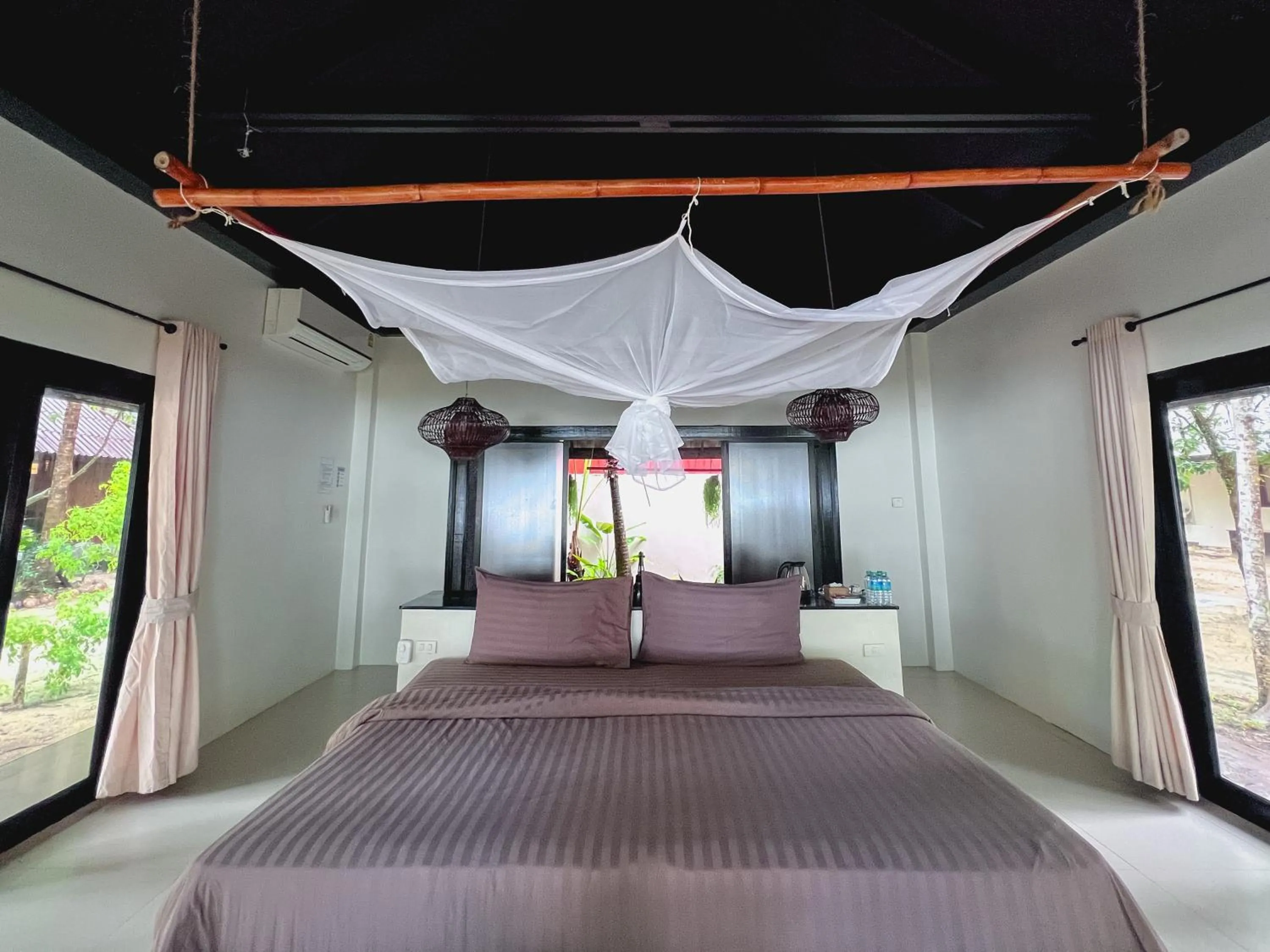 Bedroom, Bed in Sevenseas Resort Koh Kradan