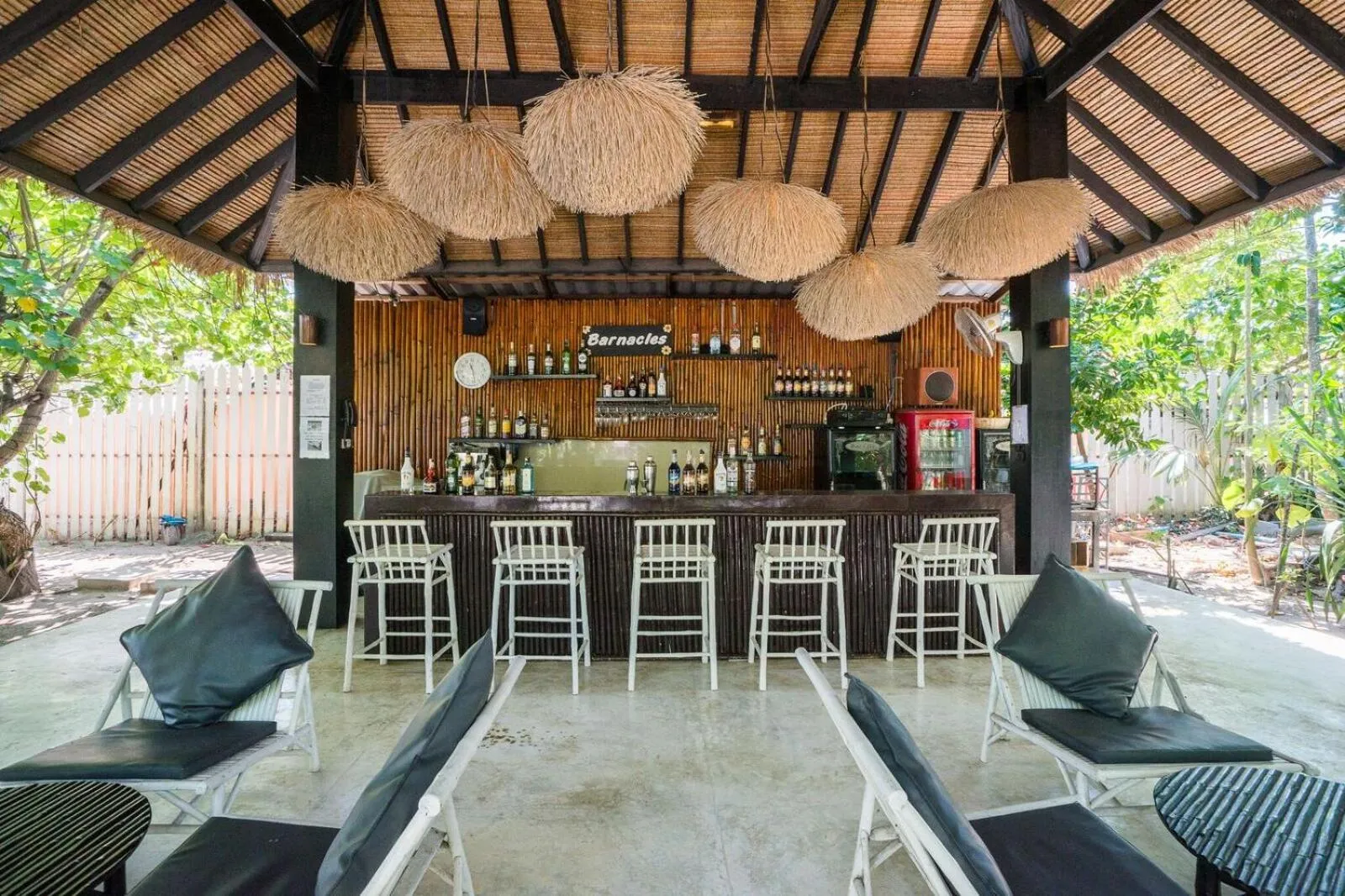 Lounge or bar in Sevenseas Resort Koh Kradan