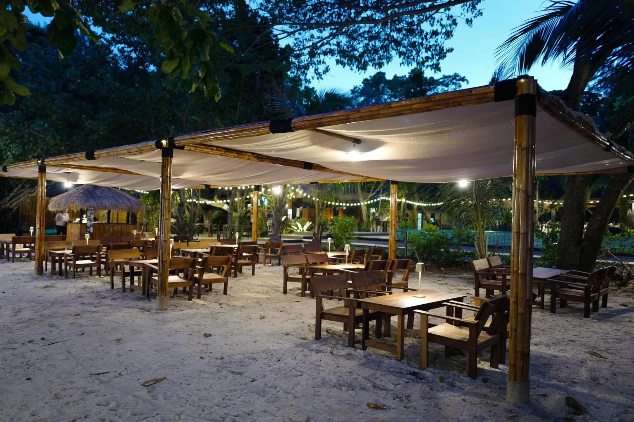 Restaurant/places to eat in Sevenseas Resort Koh Kradan