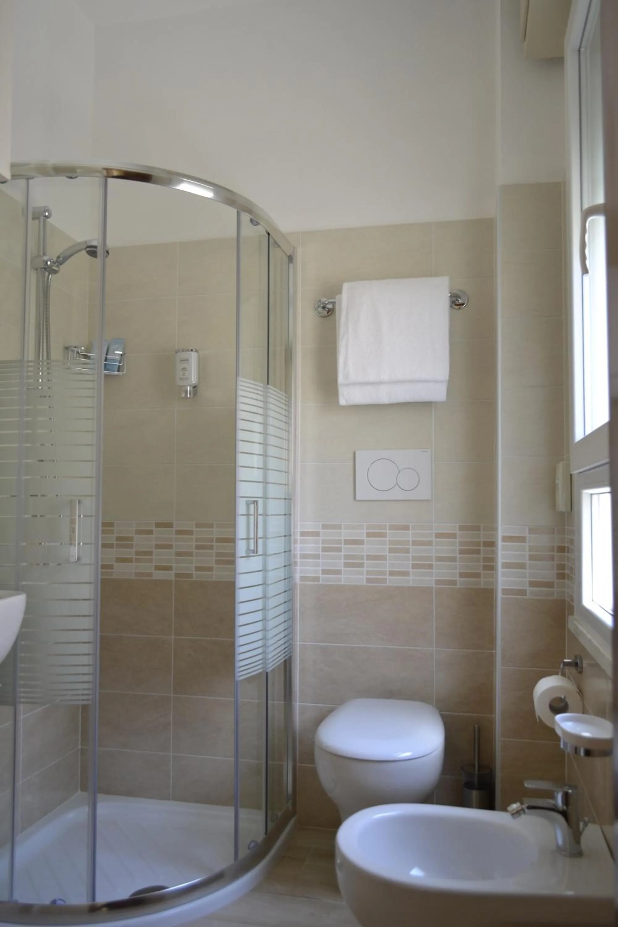 Bathroom in Hotel Beverly