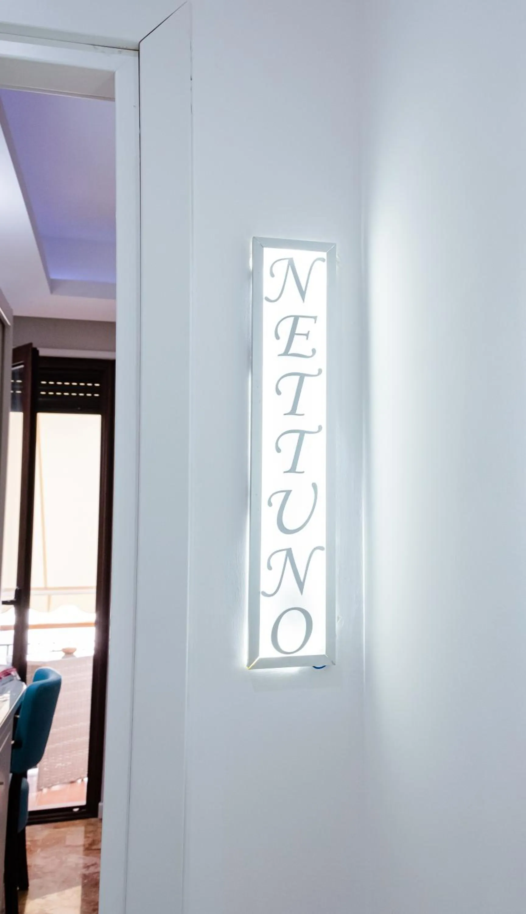 Logo/Certificate/Sign in B&B Vanity