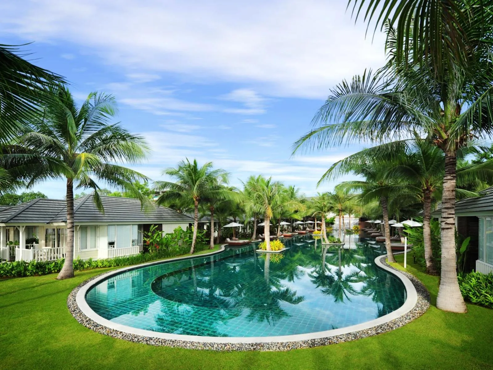 Swimming pool in Rest Detail Hotel Hua Hin