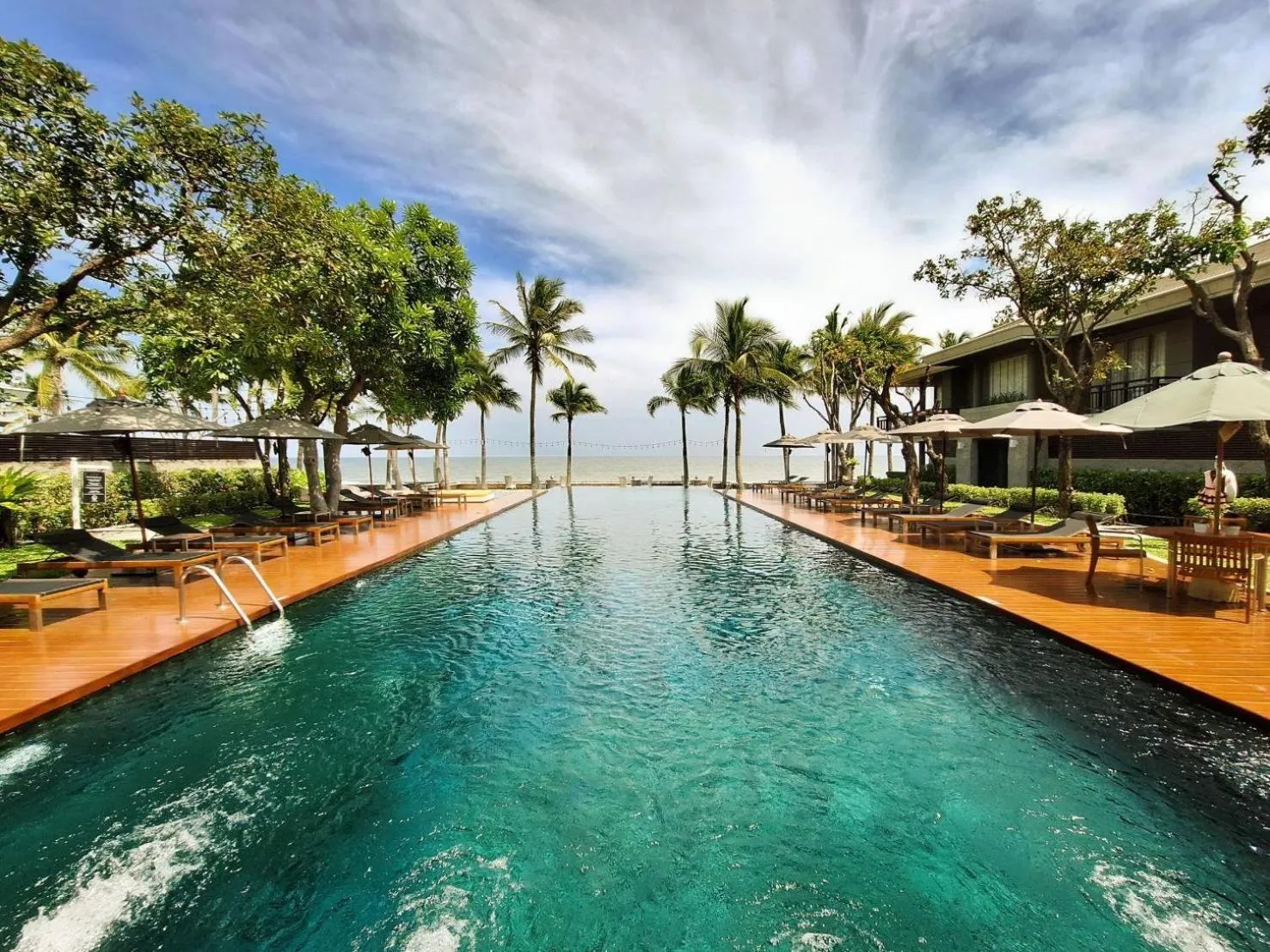Swimming pool in Rest Detail Hotel Hua Hin