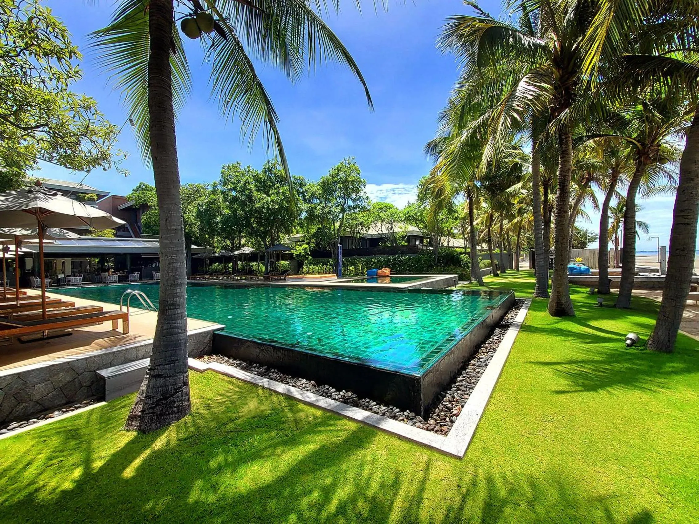 Swimming pool in Rest Detail Hotel Hua Hin