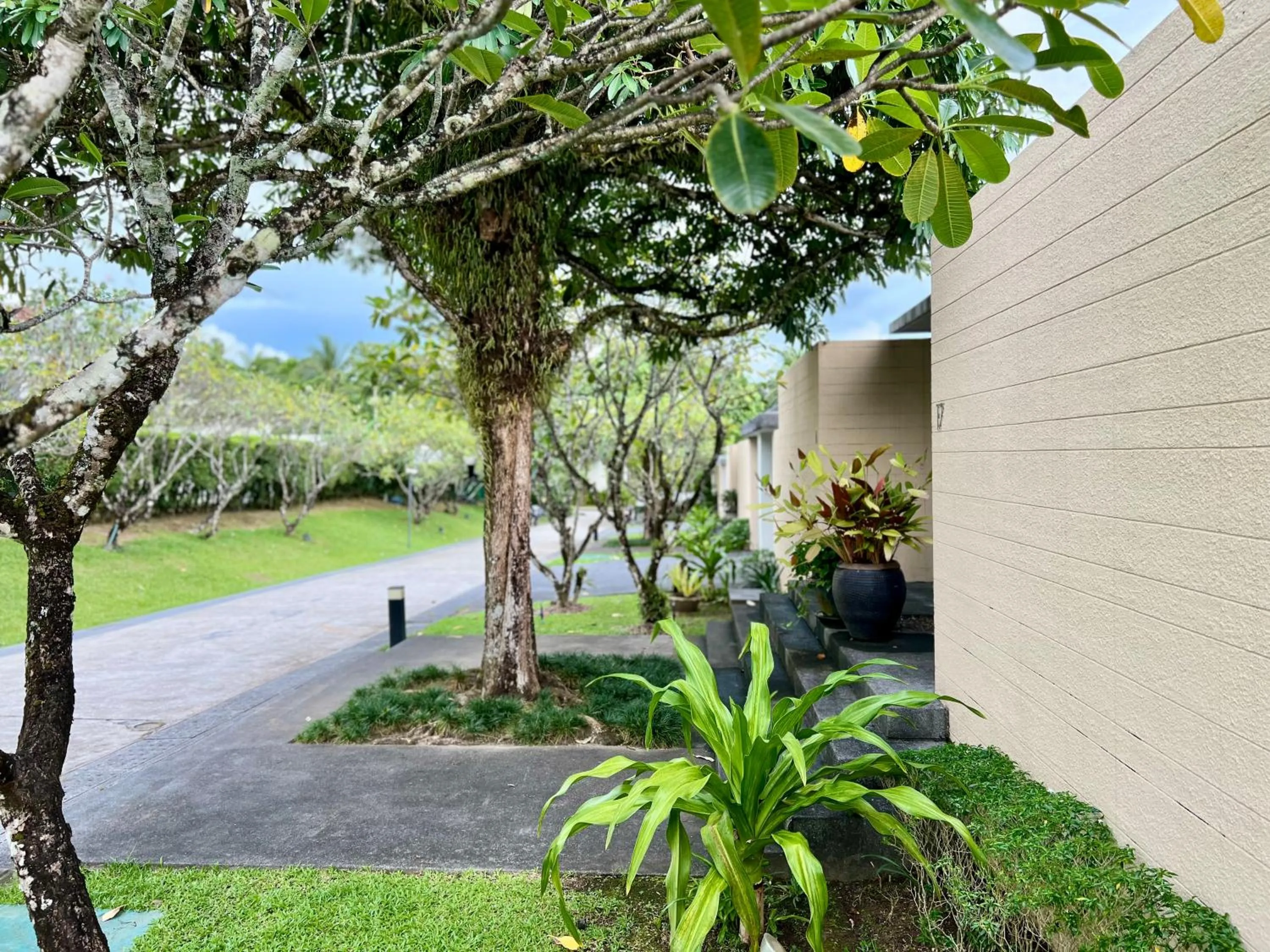 Garden view in Baan Yamu Private Villa by RESAVA