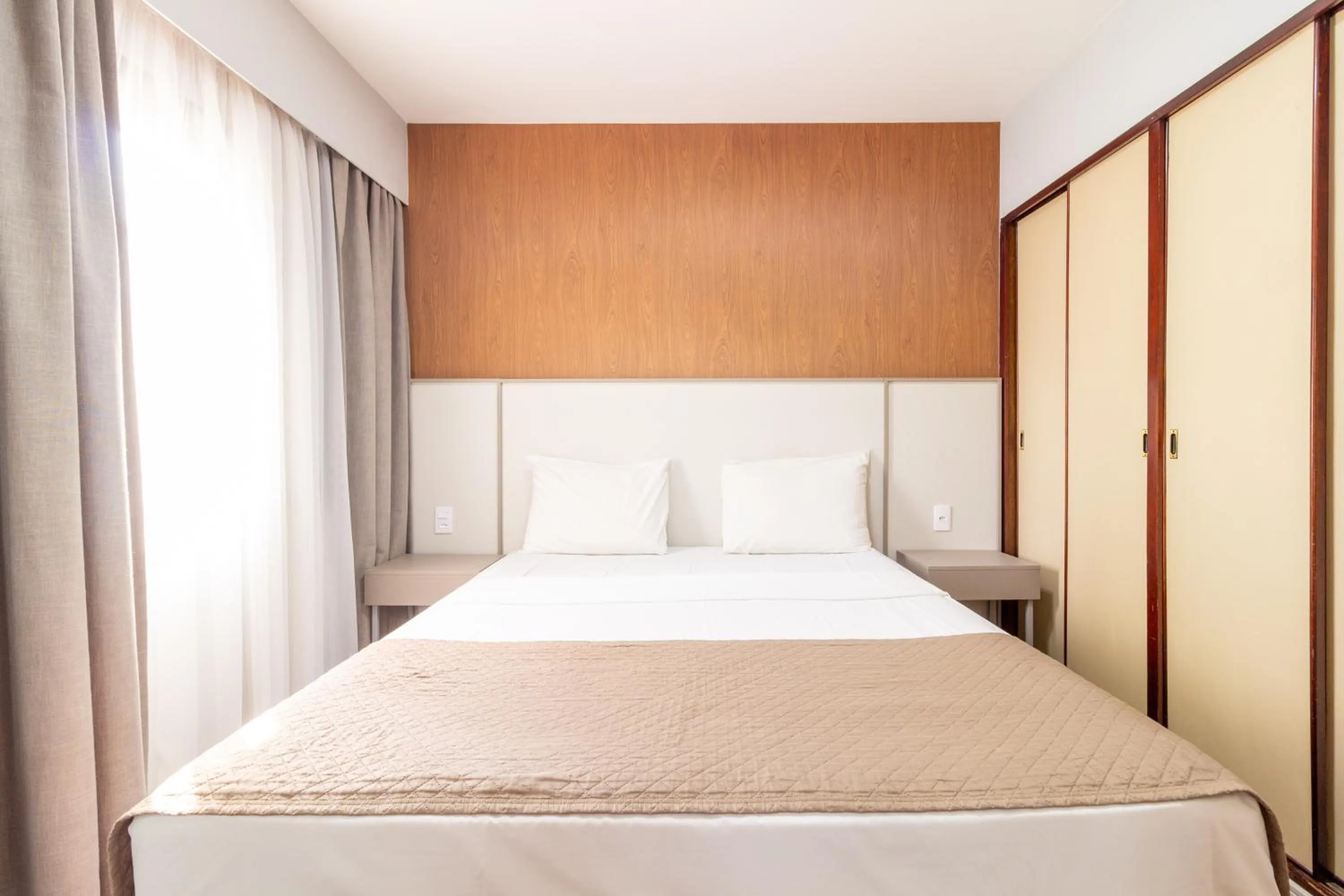 Bed in H4 Fortune Jardins