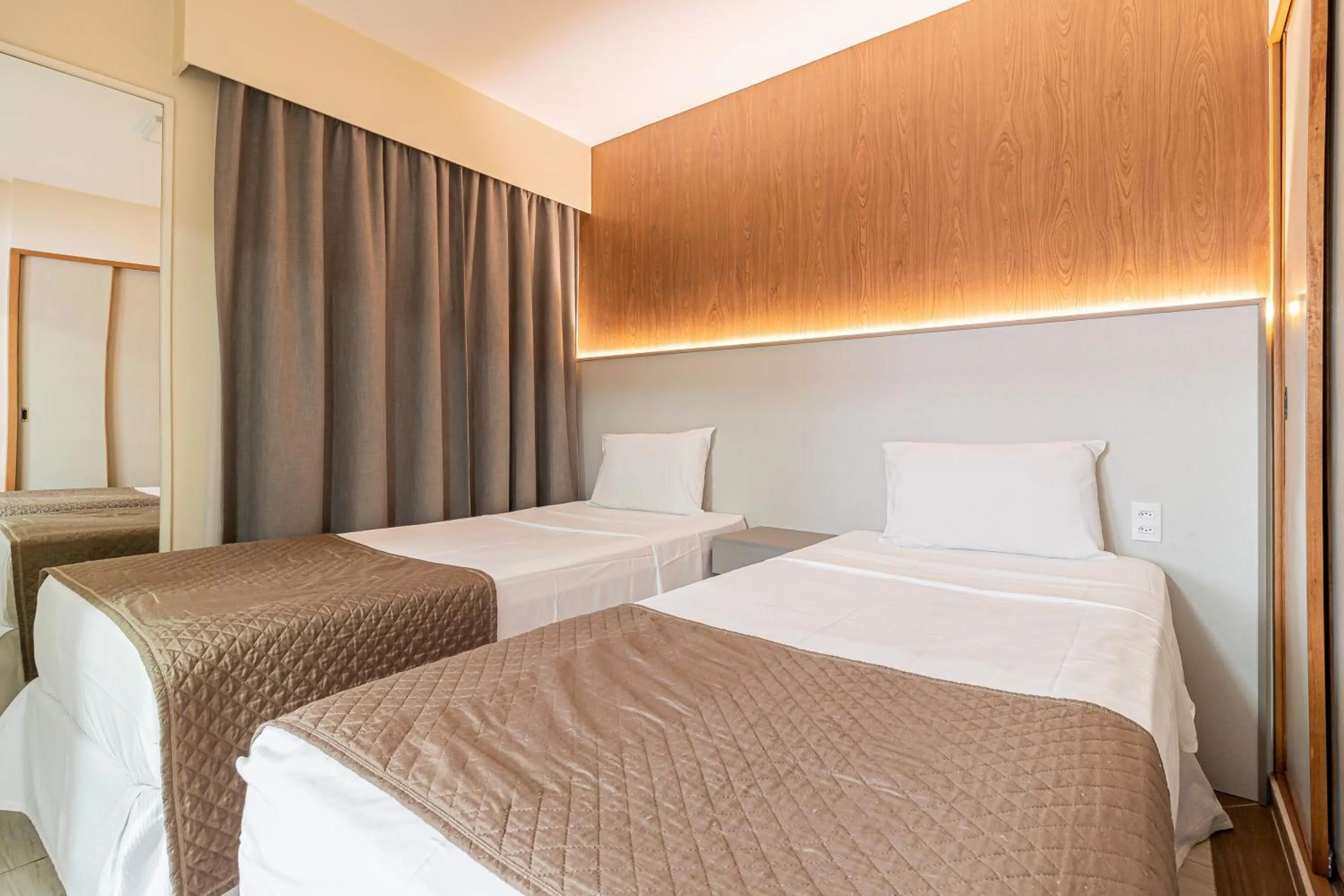 Property building, Bed in H4 Fortune Jardins