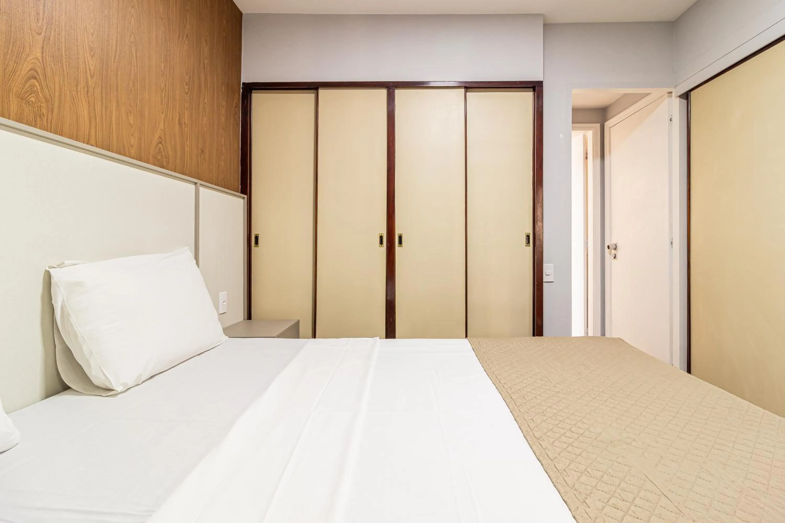 Bed in H4 Fortune Jardins