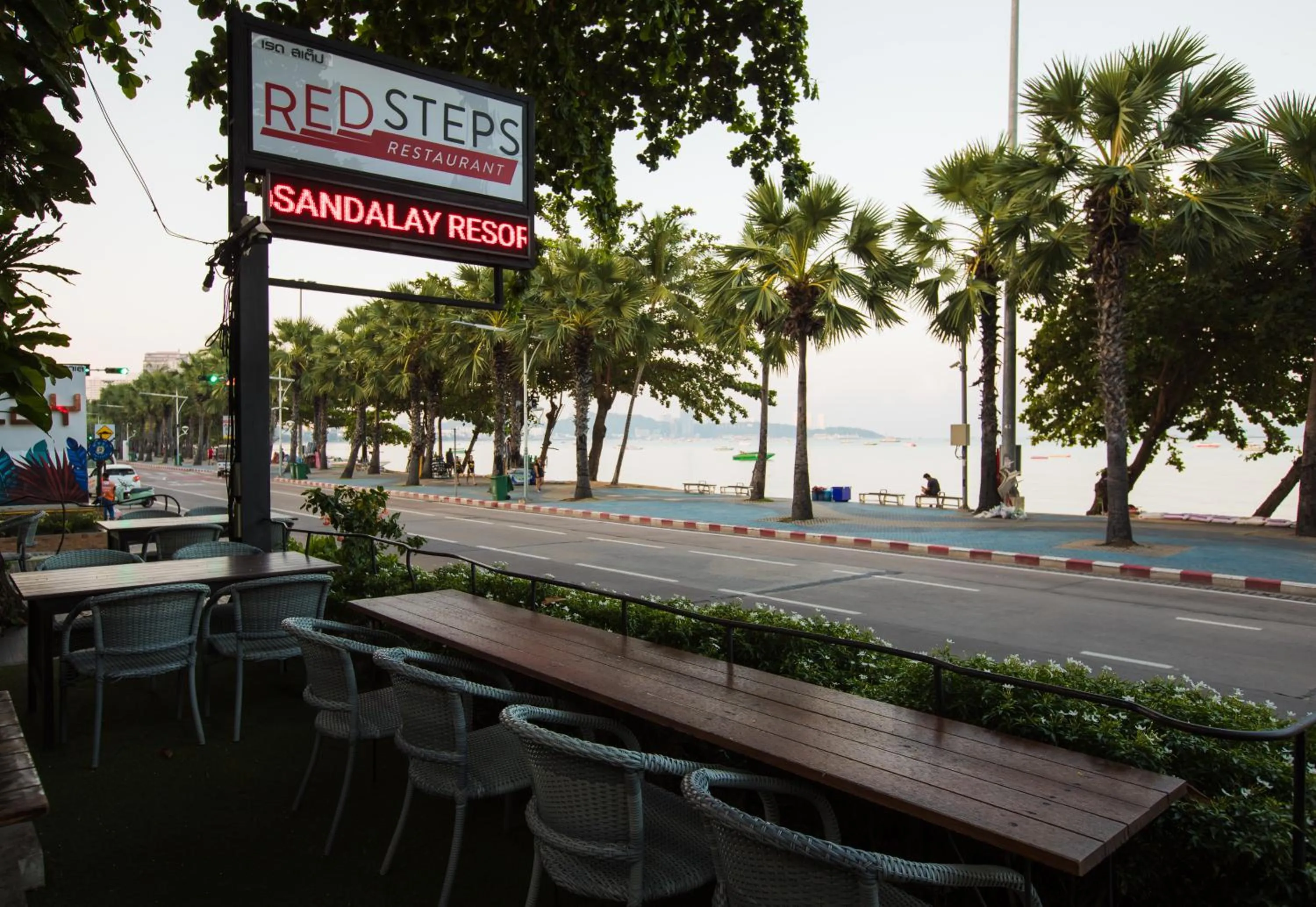 Restaurant/places to eat in Sandalay Resort