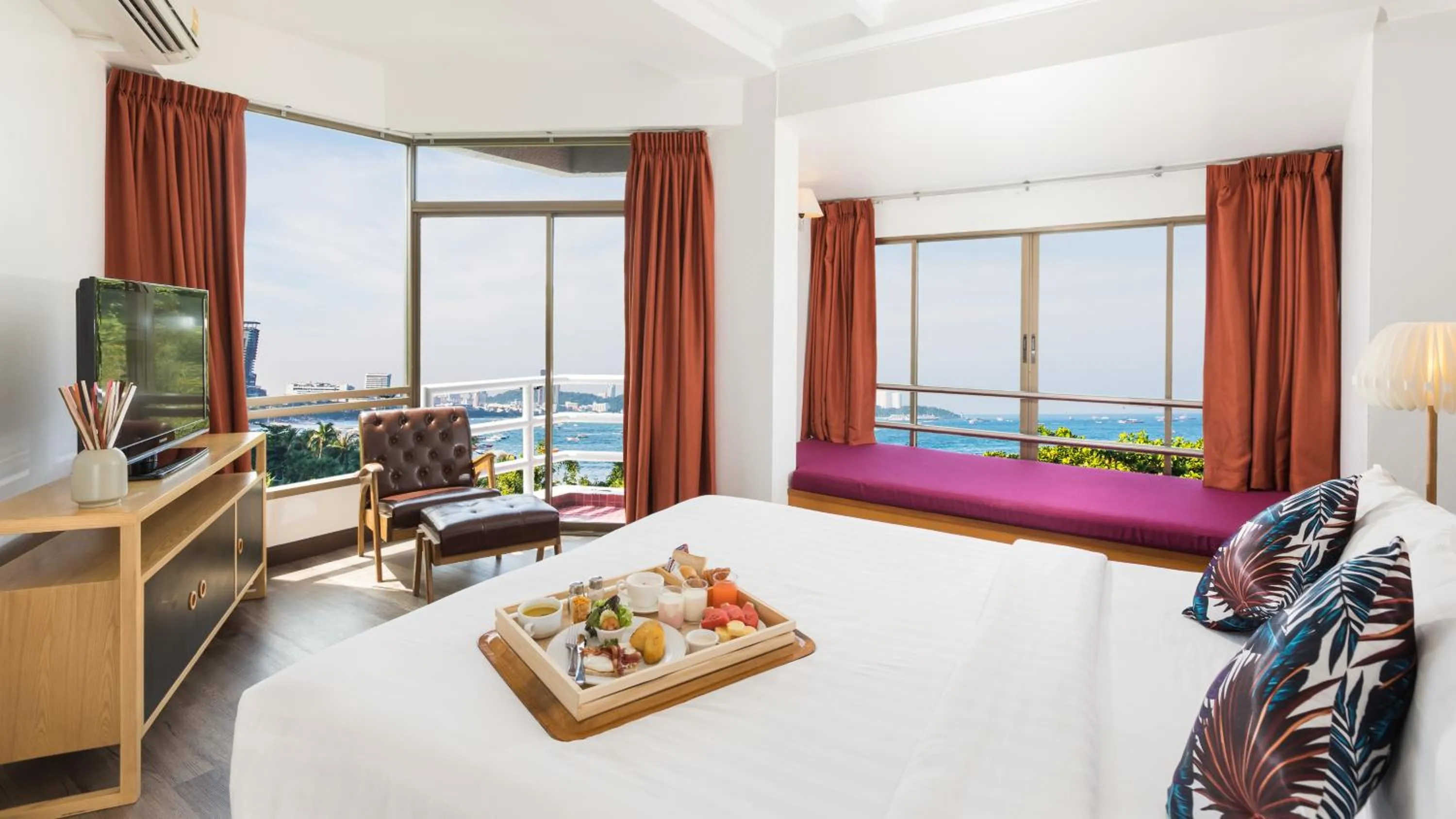 Sea view, Bed in Sandalay Resort