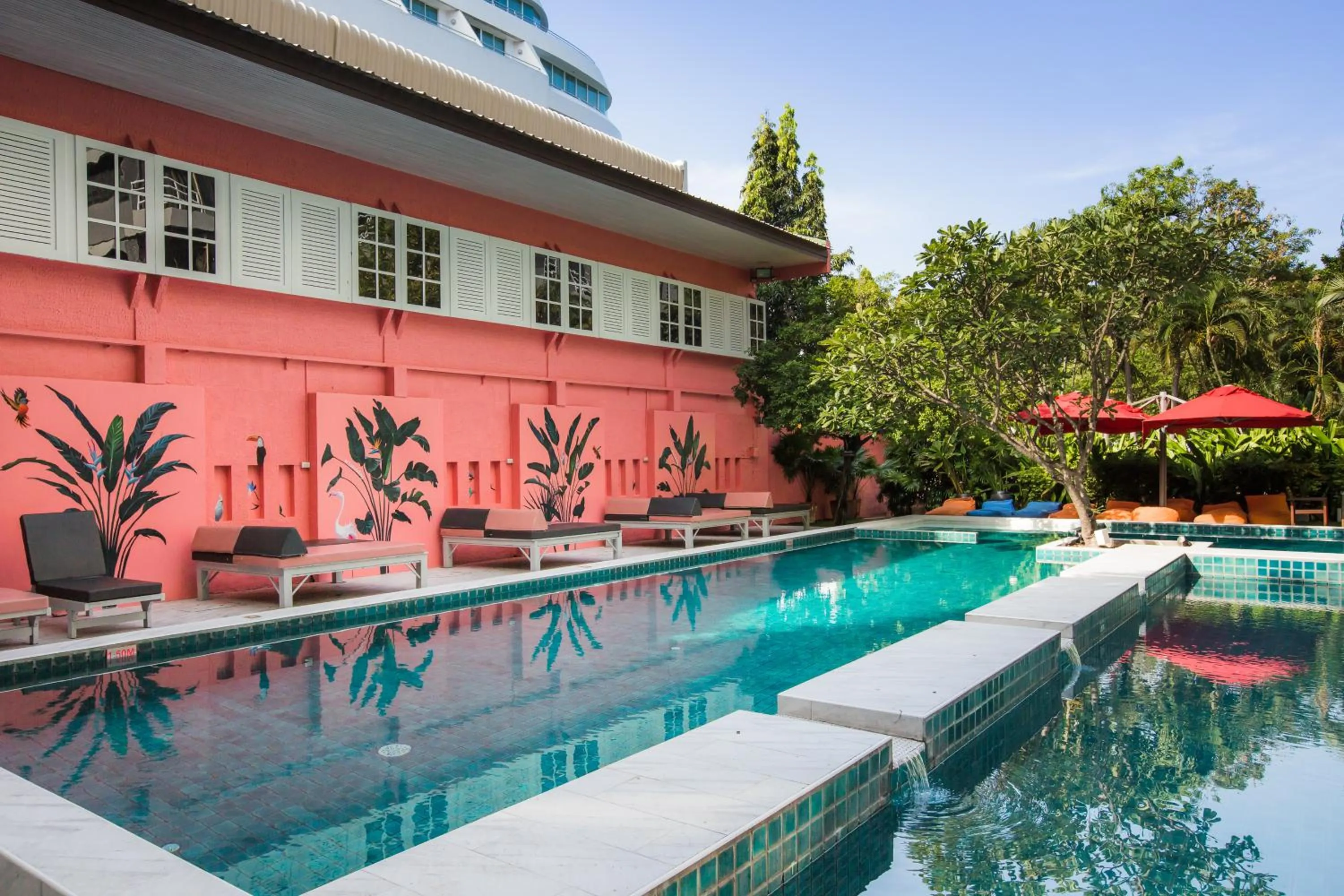 Swimming pool in Sandalay Resort