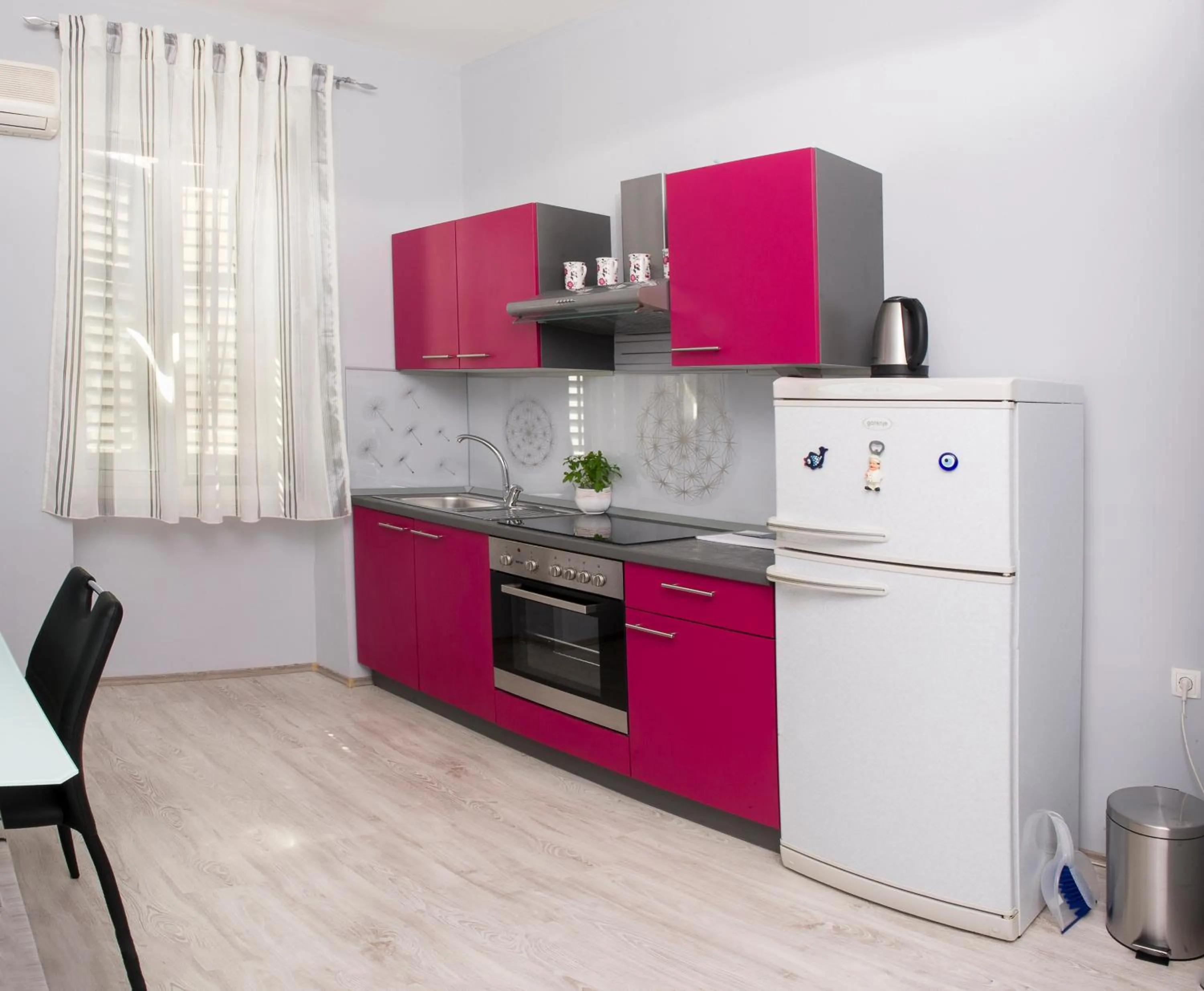 Kitchen or kitchenette in Pavelin apartments