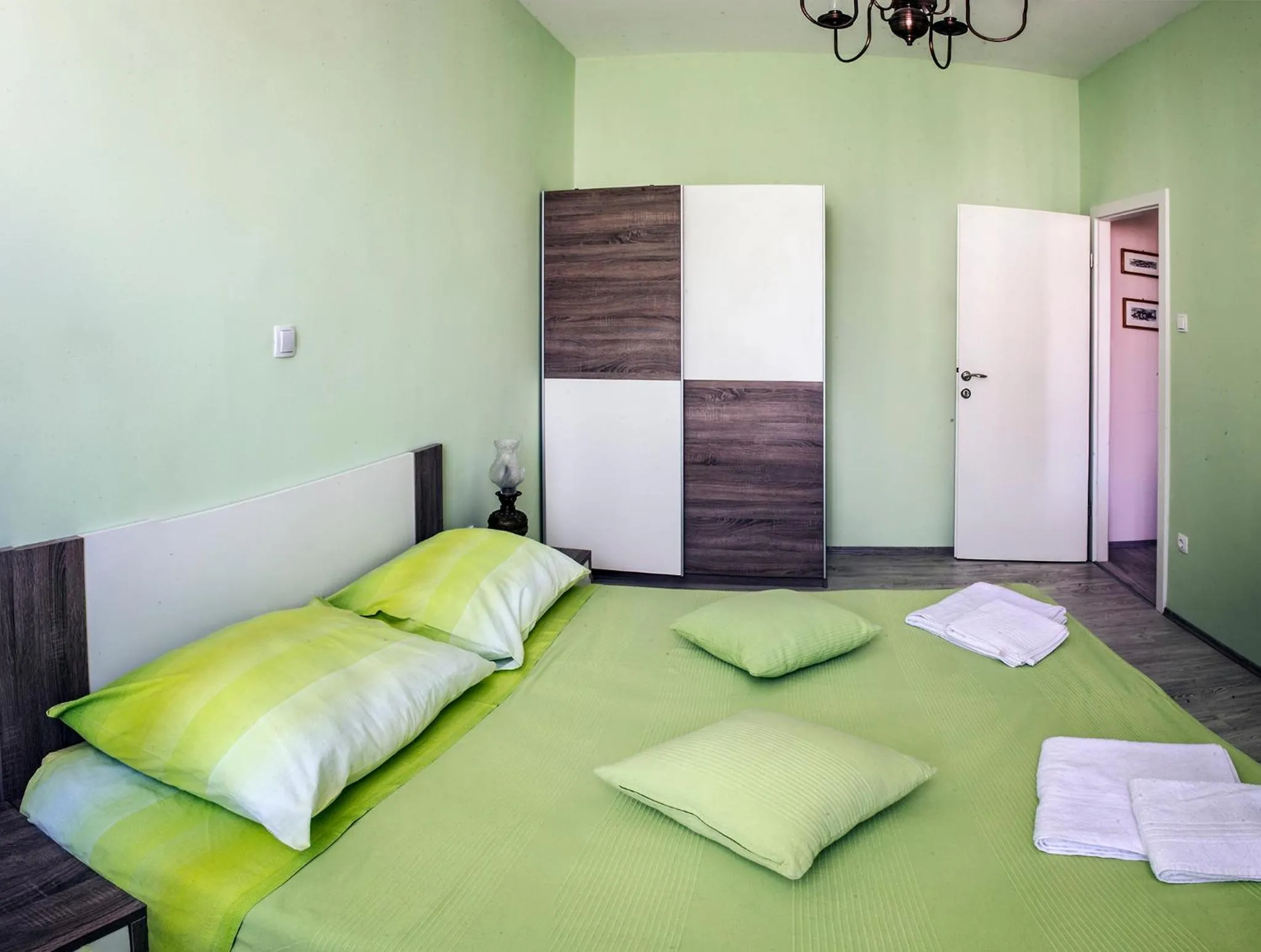 Bedroom, Bed in Pavelin apartments