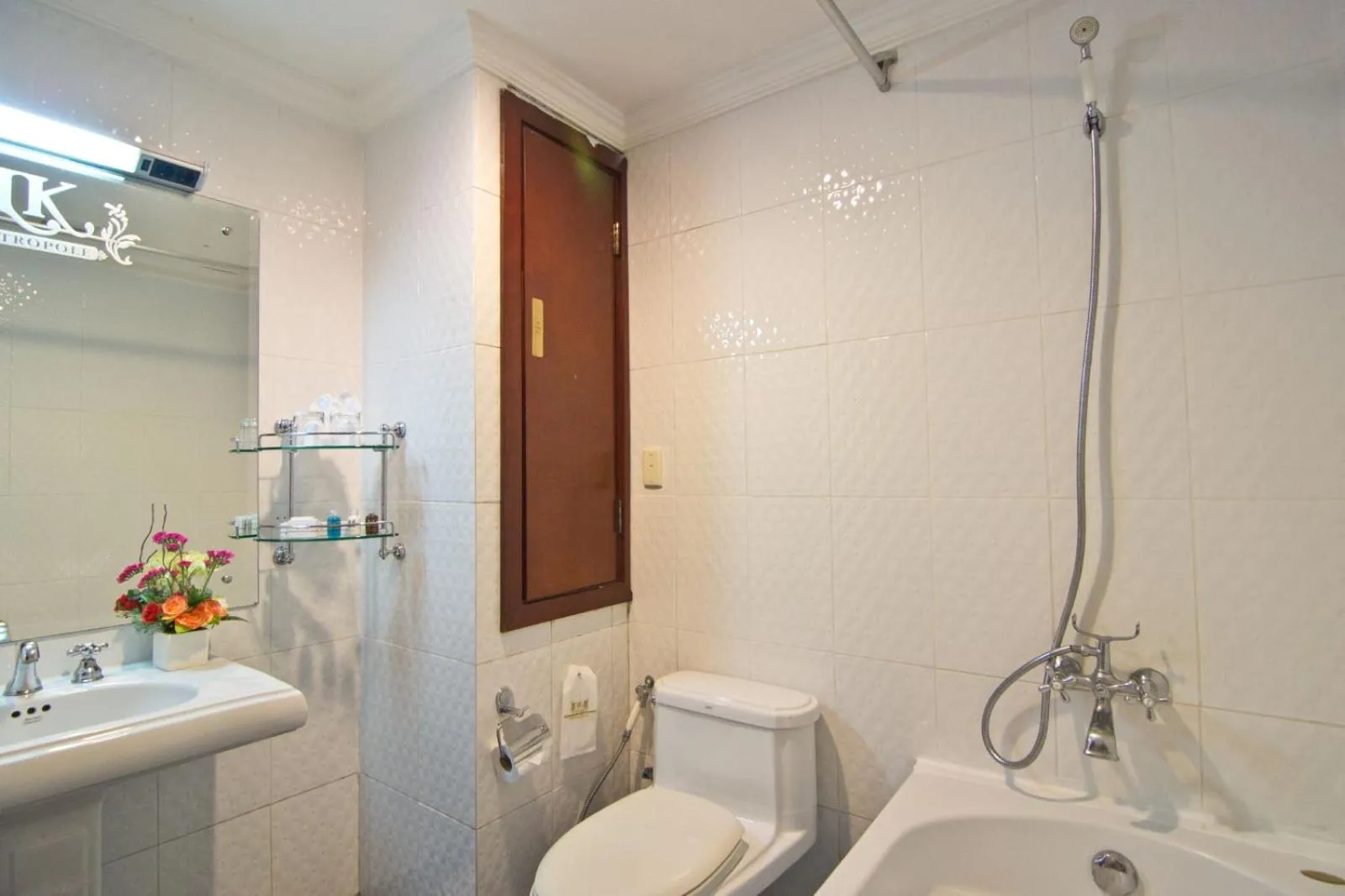 Shower in LK Metropole