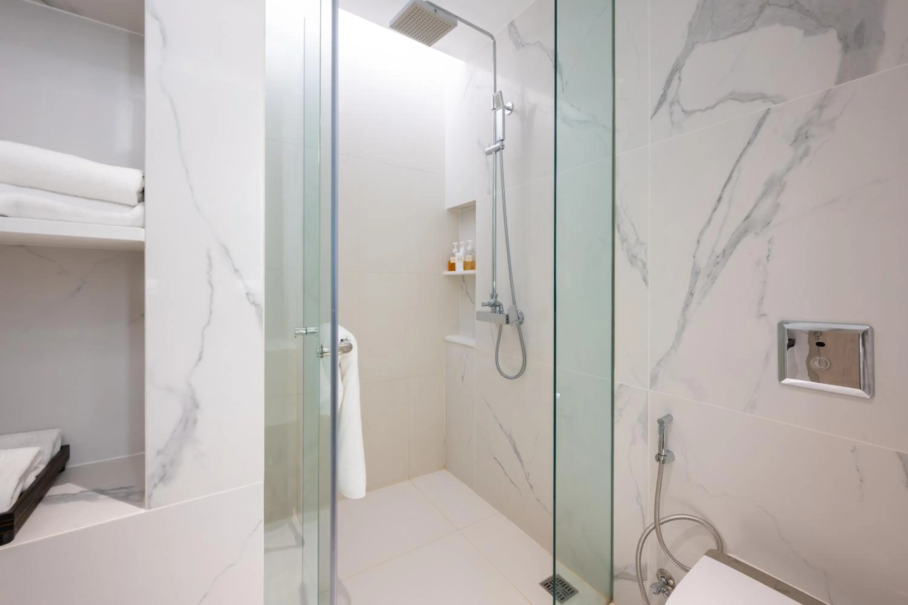 Shower in Grand Richmond Stylish Convention Hotel