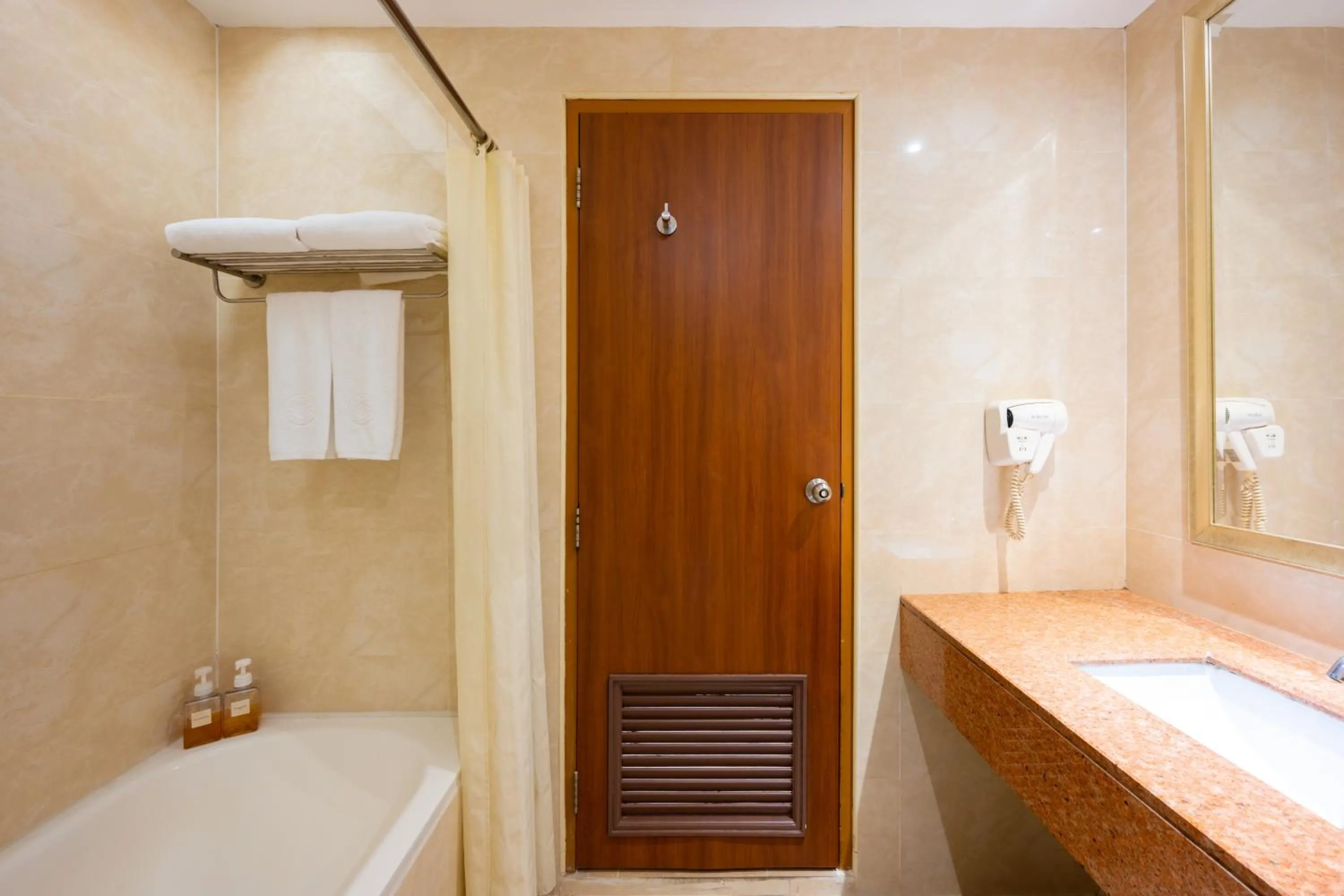 Bathroom in Grand Richmond Stylish Convention Hotel