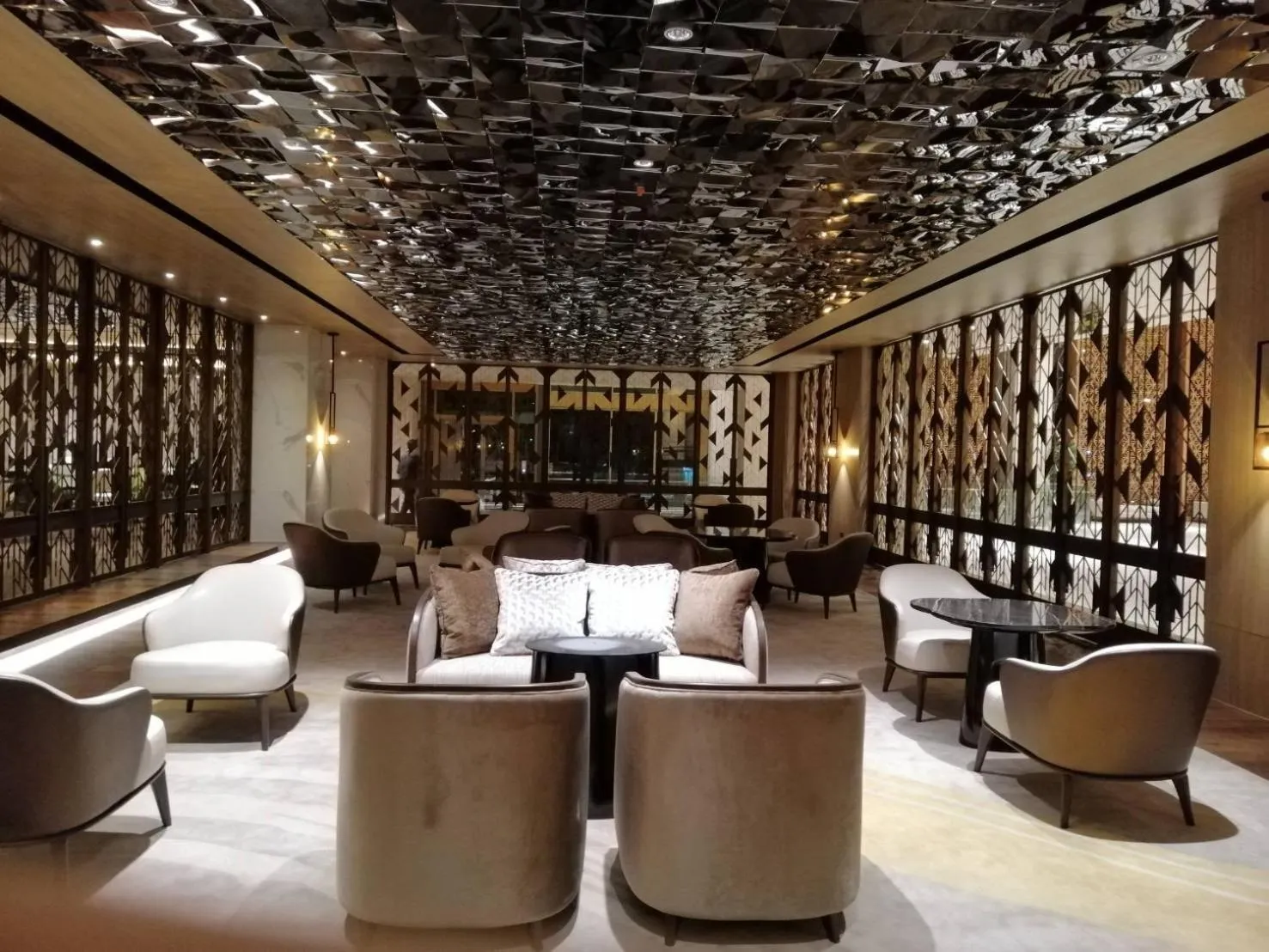 Restaurant/places to eat in Grand Richmond Stylish Convention Hotel