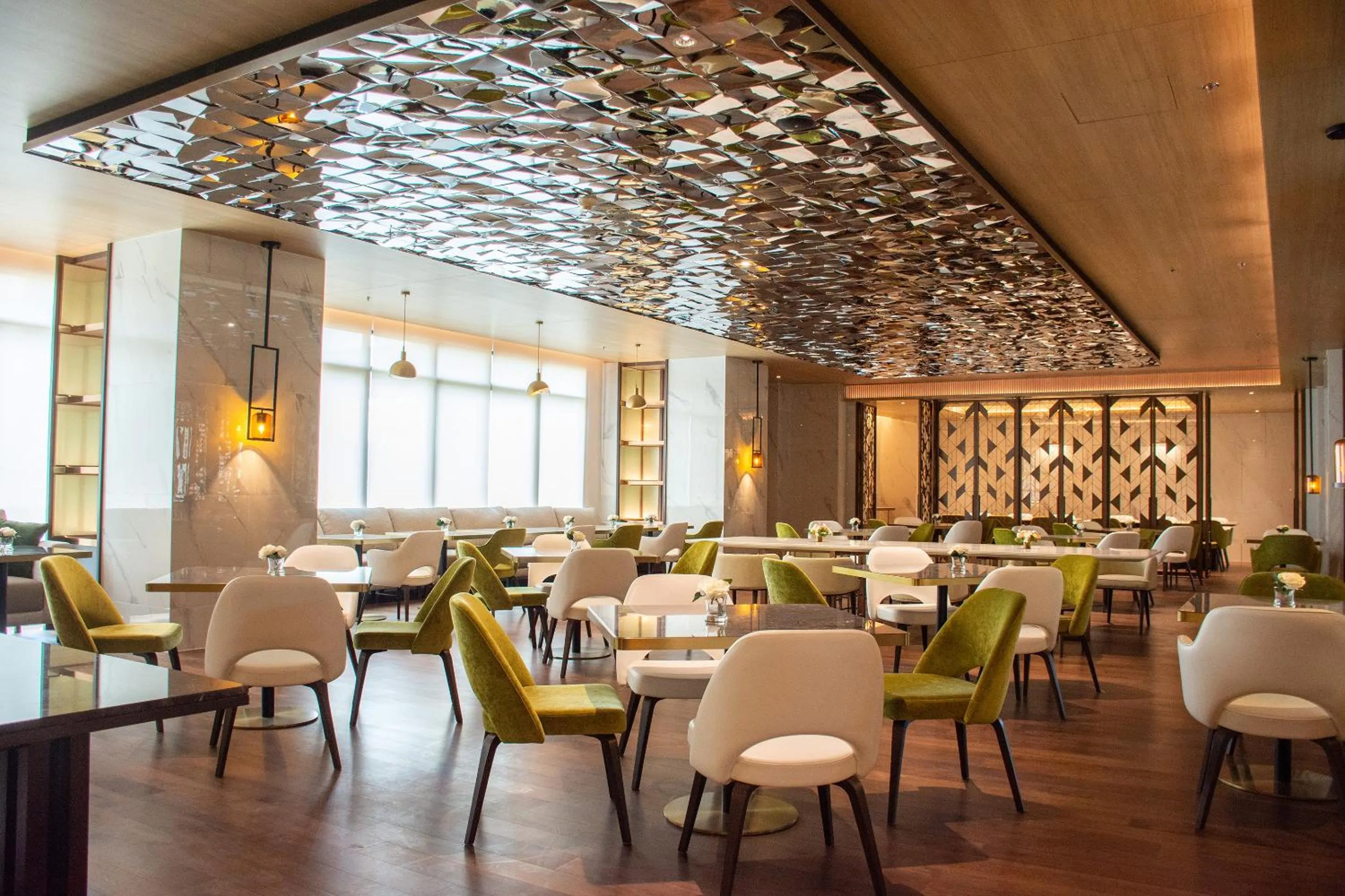 Restaurant/places to eat in Grand Richmond Stylish Convention Hotel