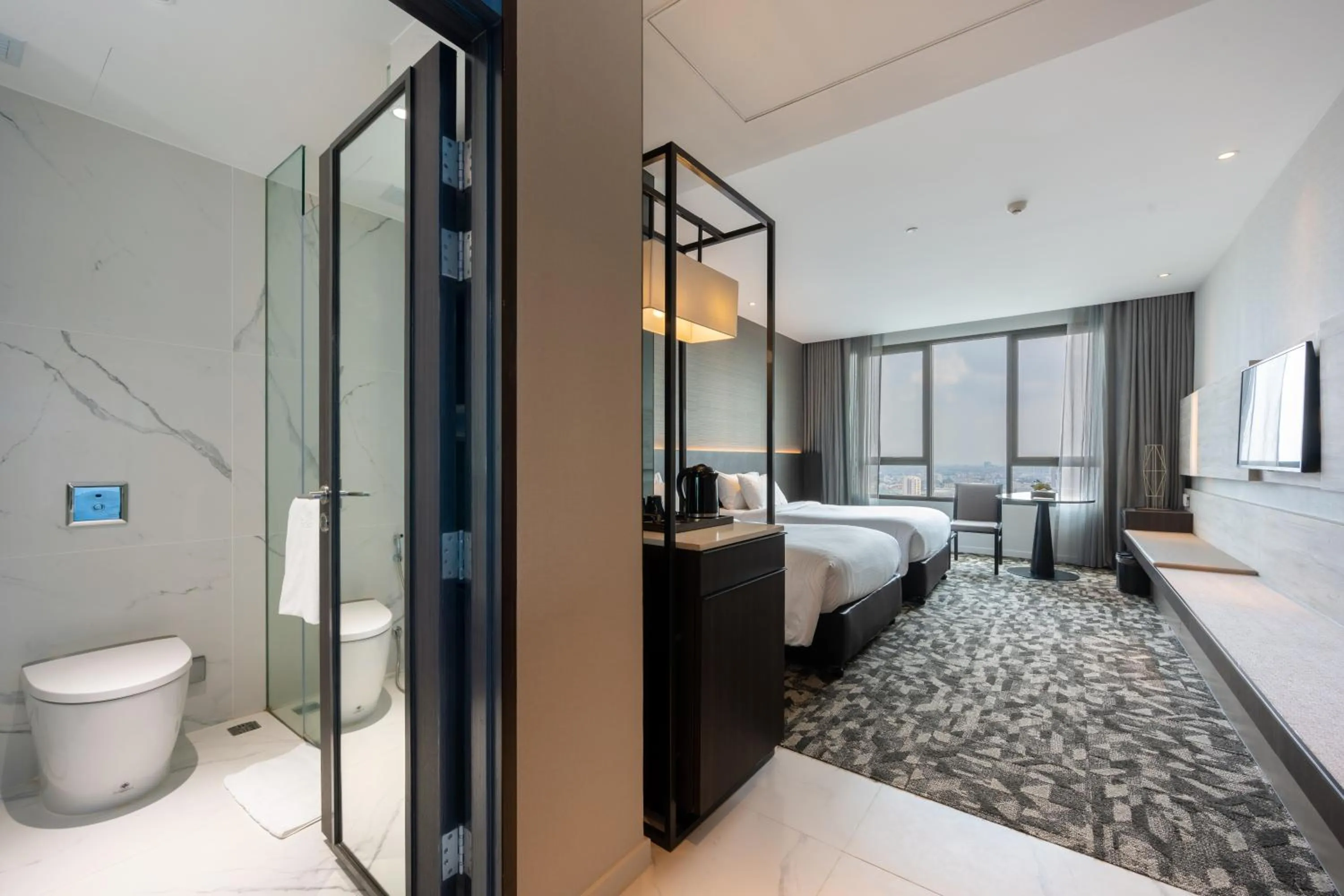 Bathroom, Bed in Grand Richmond Stylish Convention Hotel