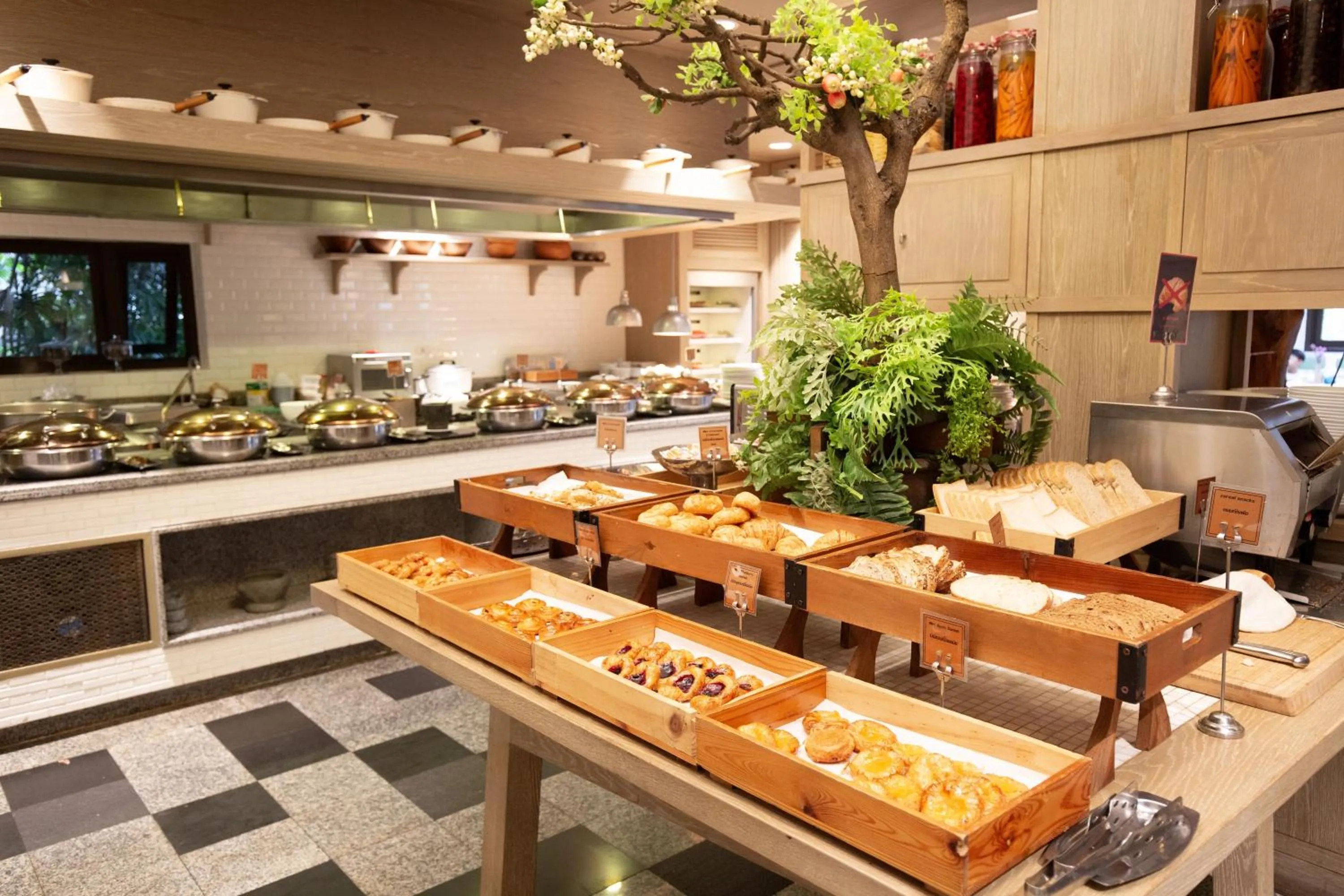 Breakfast in Woodlands Hotel and Resort Pattaya