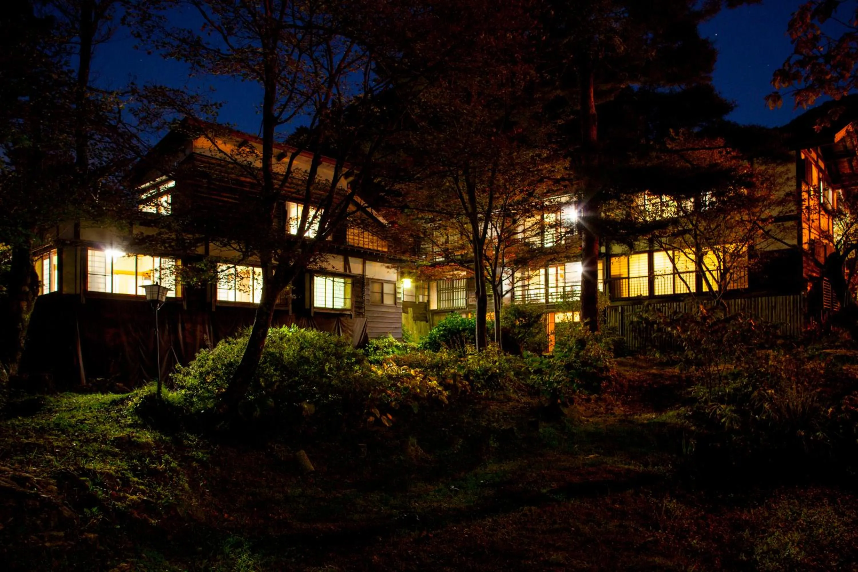 Facade/entrance in Shiroyamakan