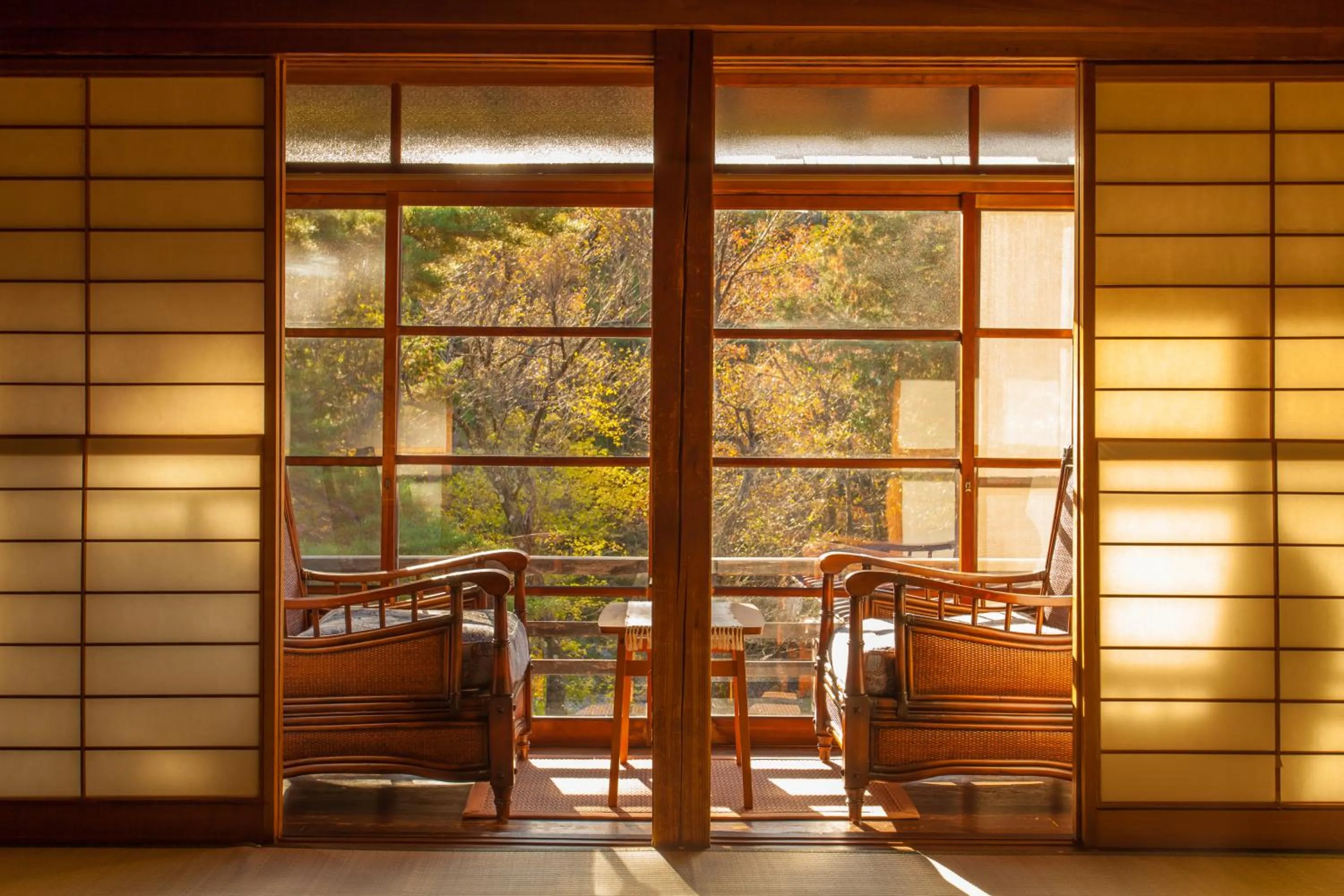 Seating area in Shiroyamakan