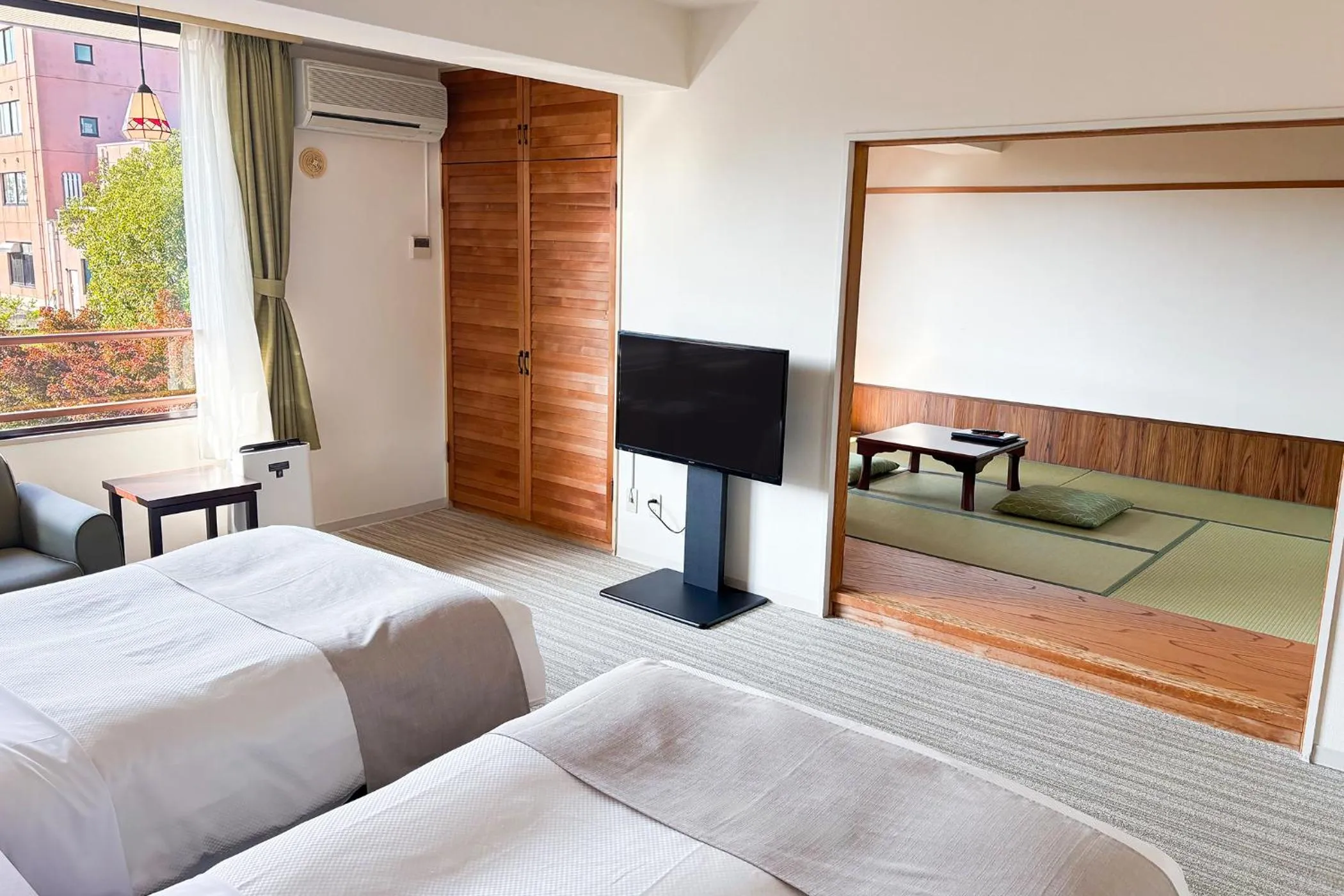 Photo of the whole room, Bed in Ooedo Onsen Monogatari Amakusa Hotel Kameya