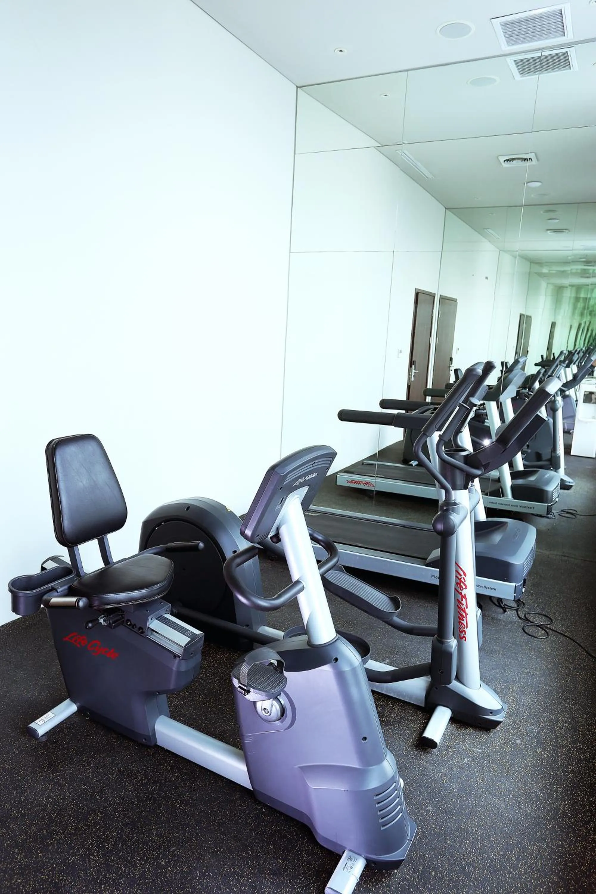 Fitness centre/facilities in AONE Hotel