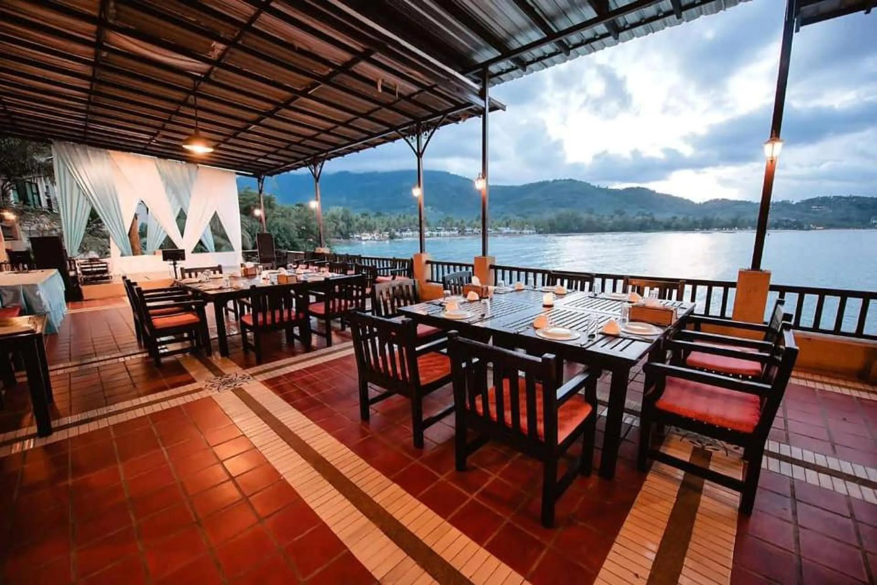 Restaurant/places to eat in Racha Kiri Resort & Spa, Khanom