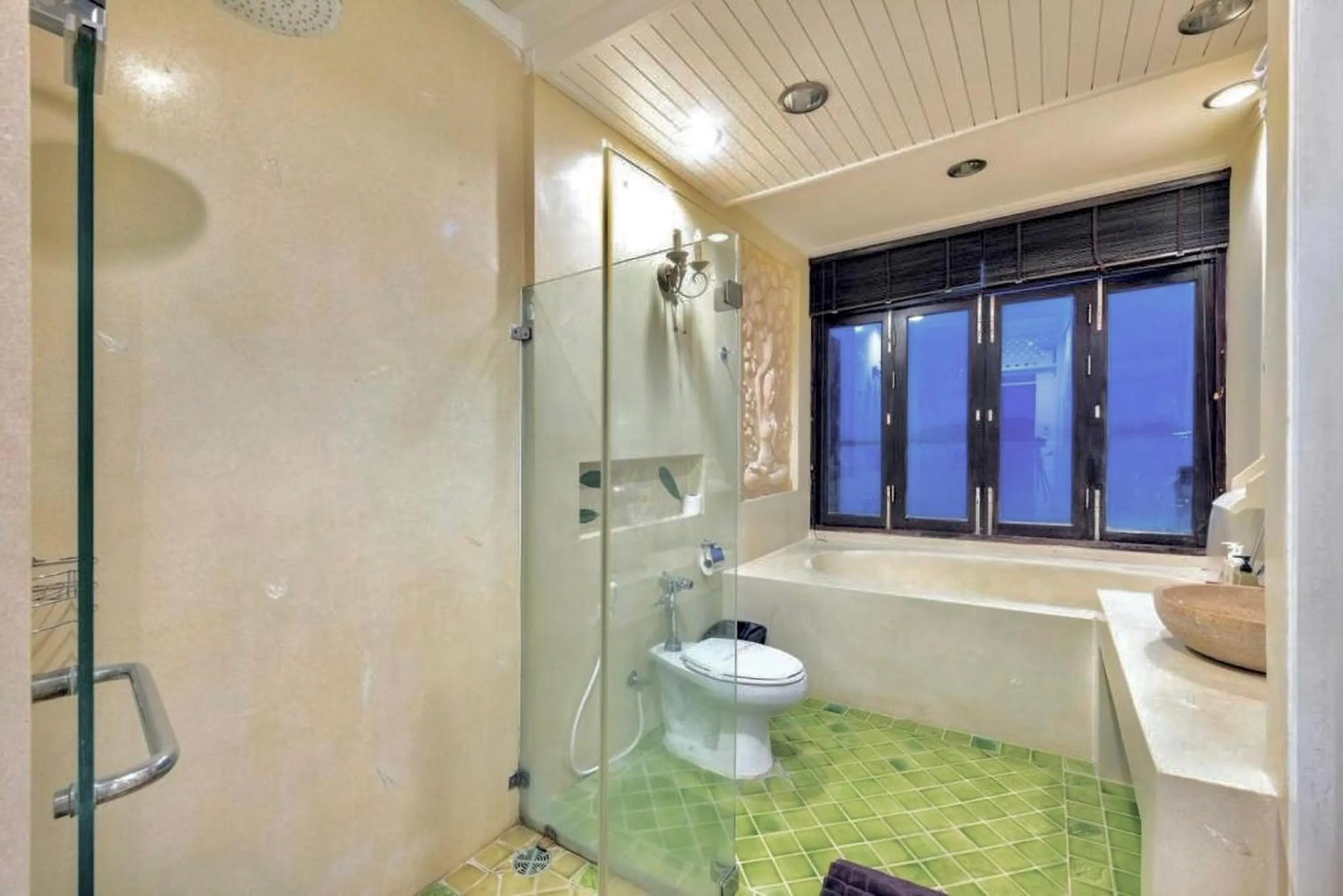 Shower in Racha Kiri Resort & Spa, Khanom